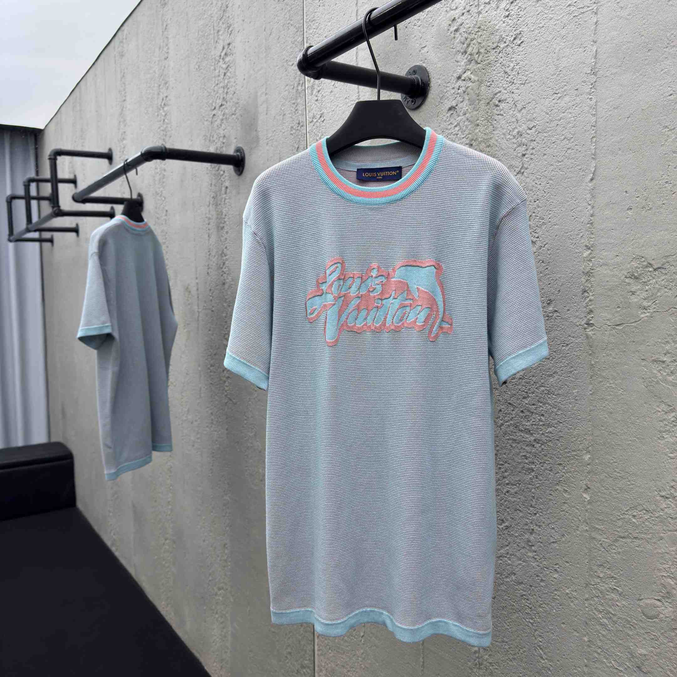 Louis Vuitton Graphic Short-Sleeved Crewneck   1AHVNY - DopestKickz