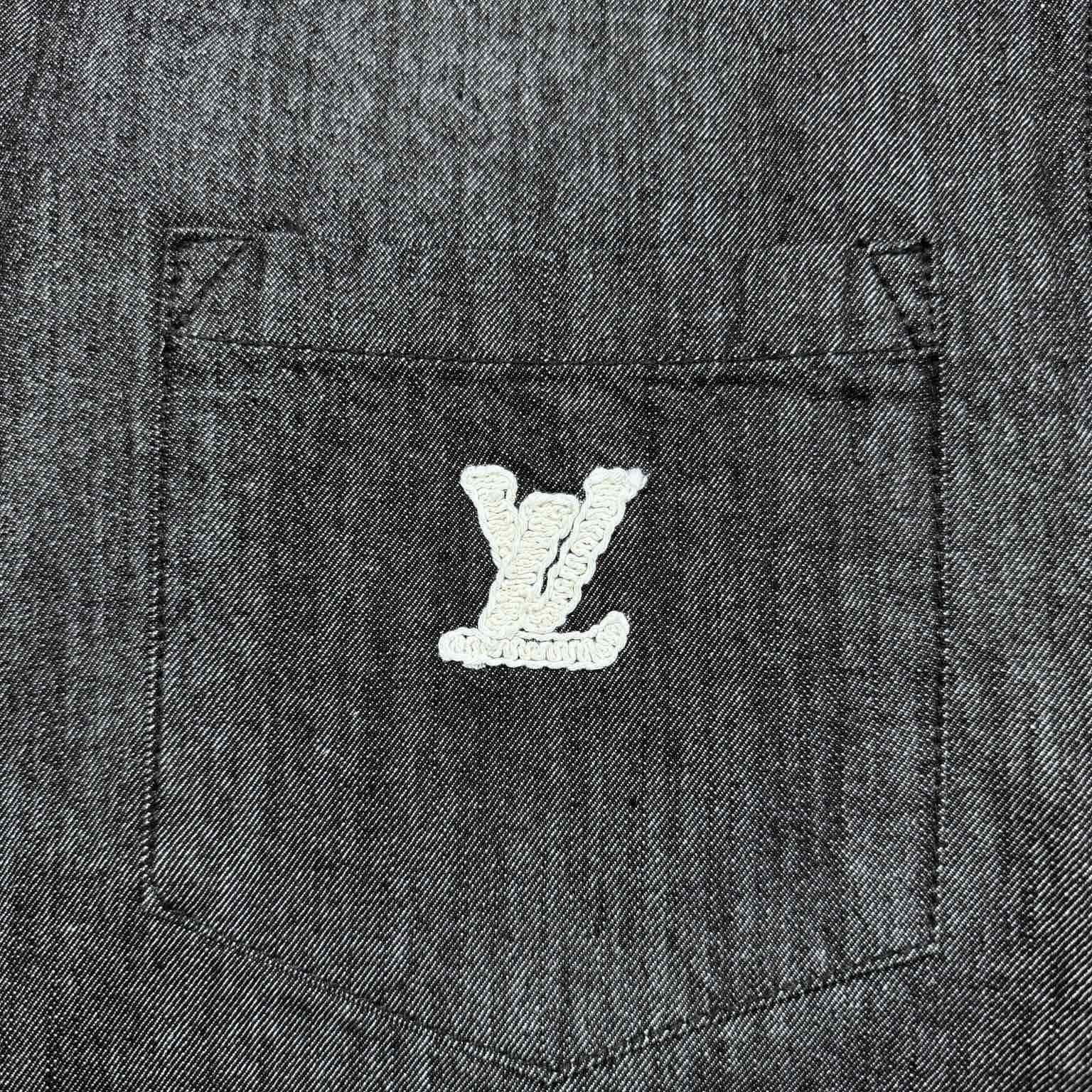 Louis Vuitton Short-Sleeved Chambray Shirt   1AHVW4 - DopestKickz