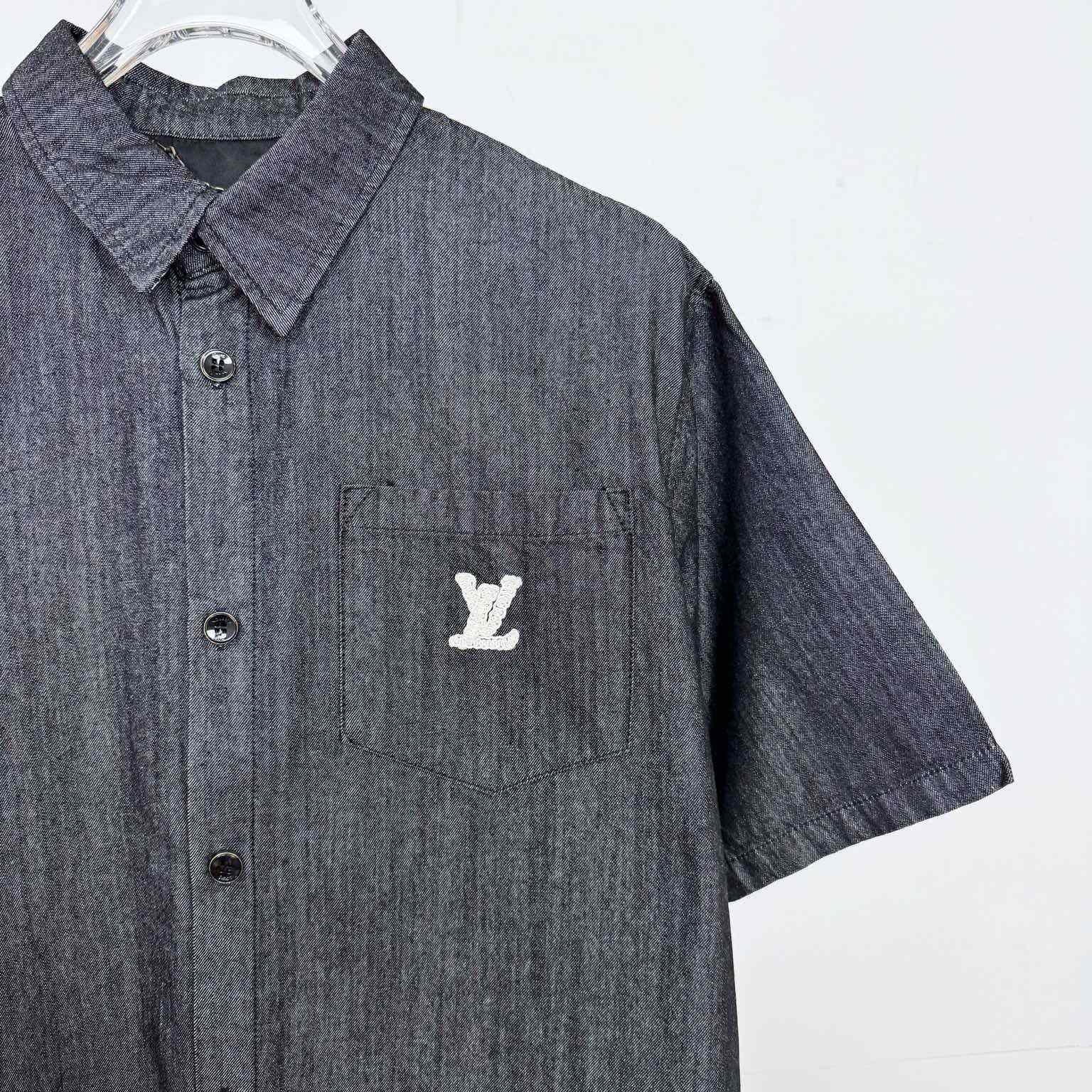 Louis Vuitton Short-Sleeved Chambray Shirt   1AHVW4 - DopestKickz