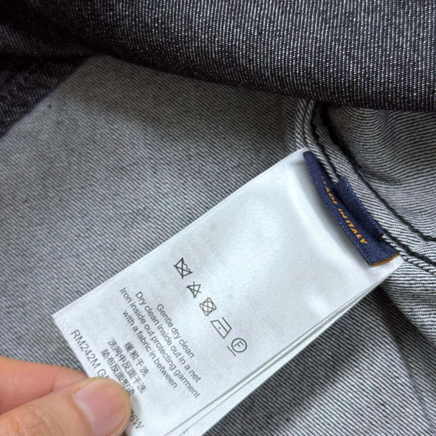 Louis Vuitton Short-Sleeved Chambray Shirt   1AHVW4 - DopestKickz