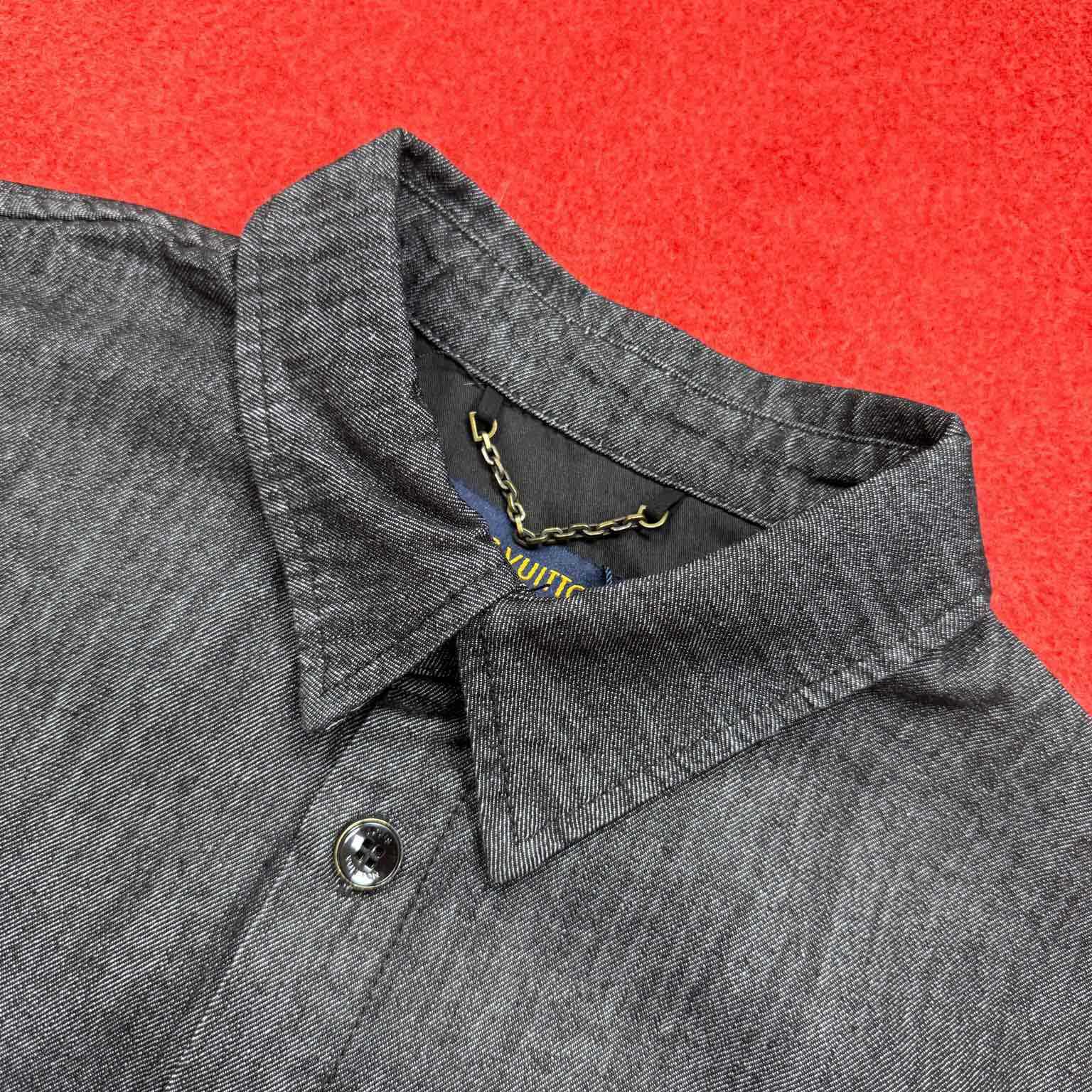 Louis Vuitton Short-Sleeved Chambray Shirt   1AHVW4 - DopestKickz