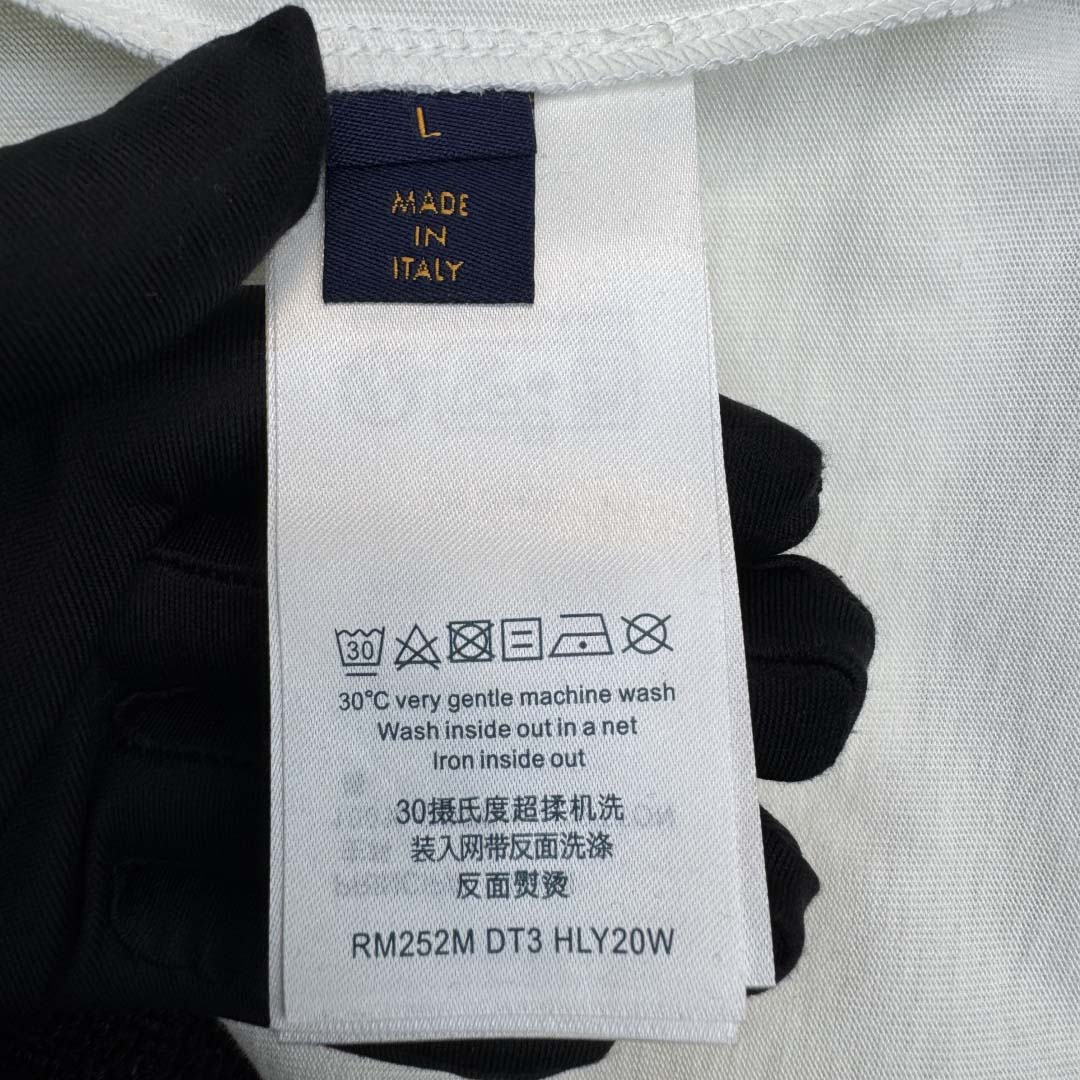 Louis Vuitton Embroidered Signature T-Shirt   1AHW84 - DopestKickz