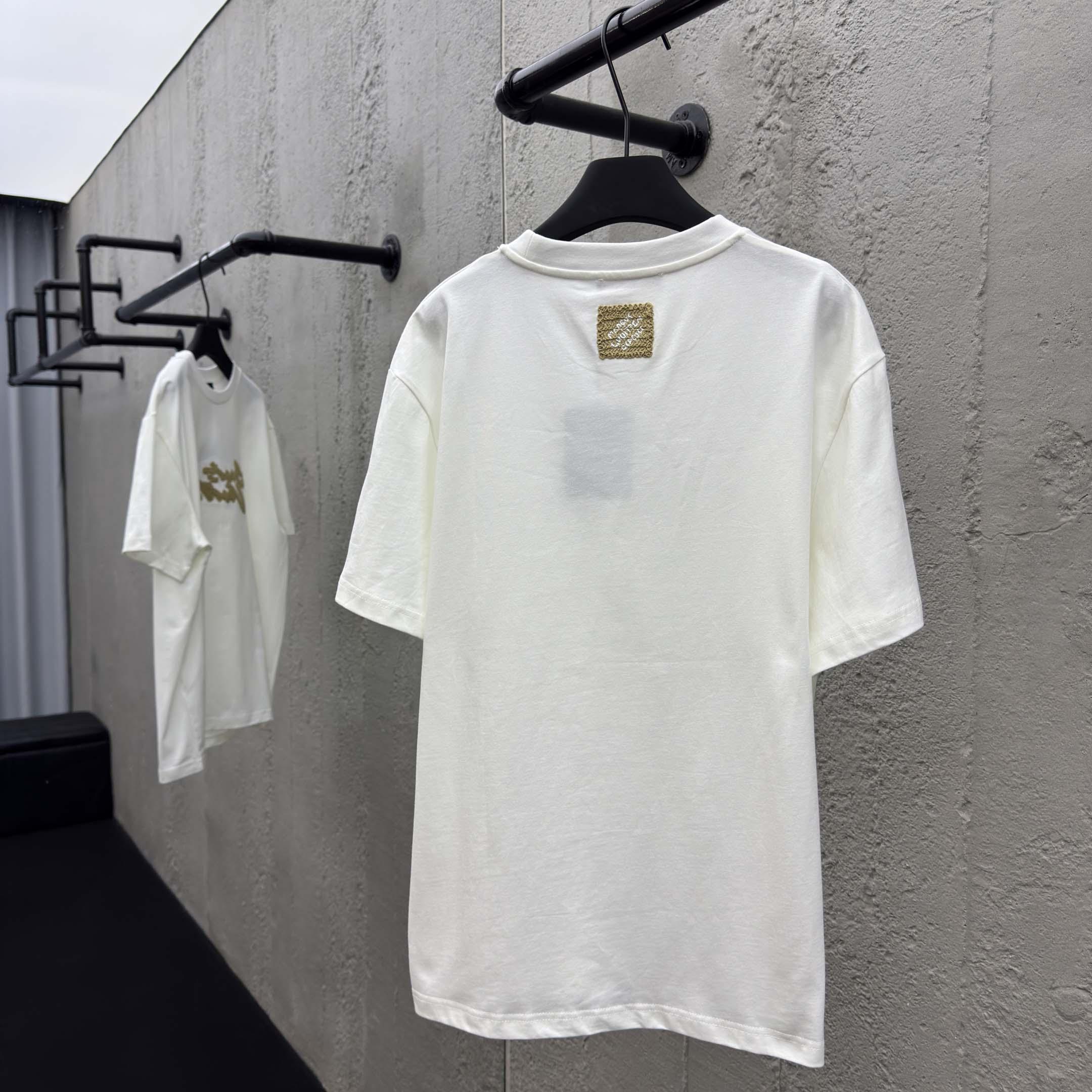 Louis Vuitton Embroidered Signature T-Shirt   1AHW84 - DopestKickz