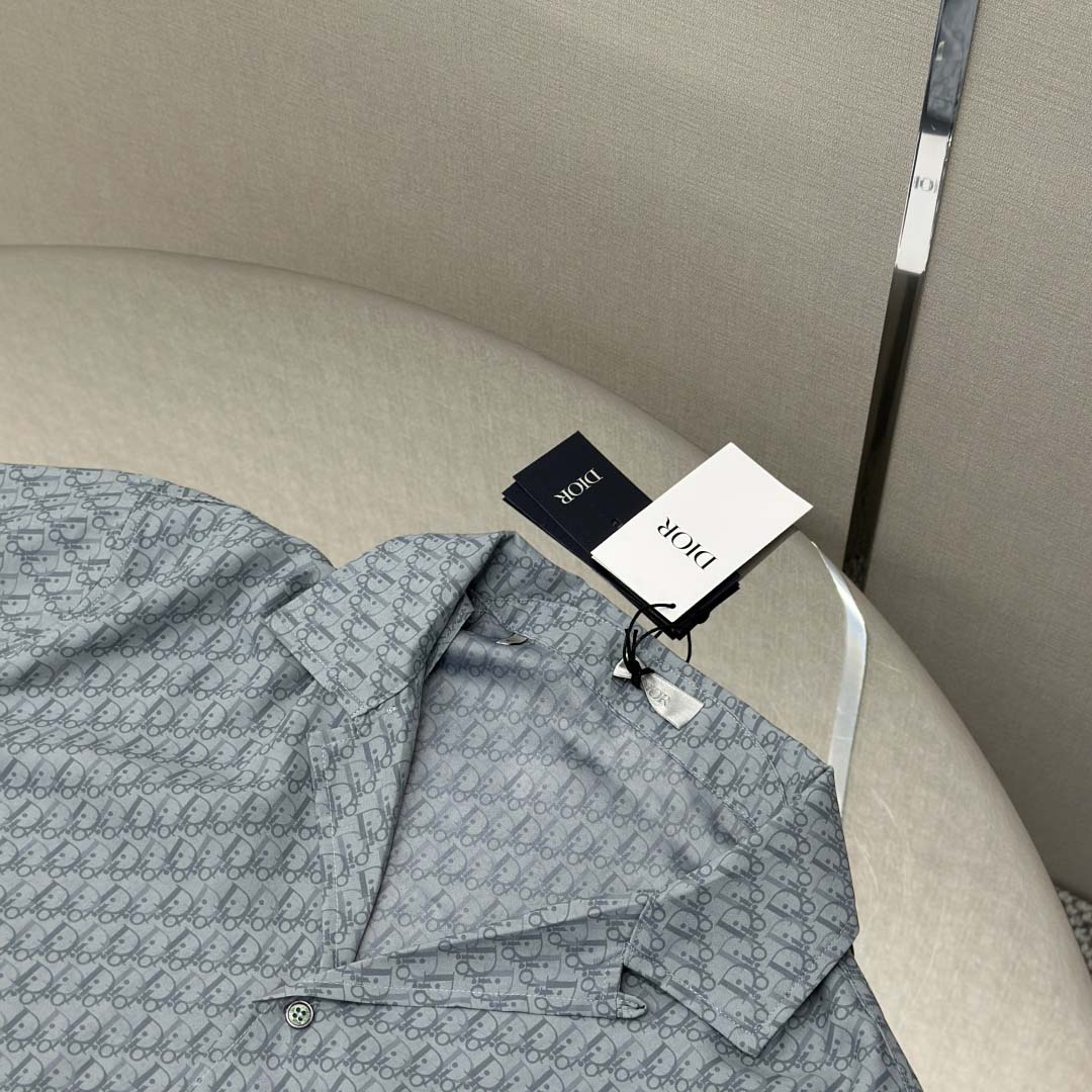 Dior Oblique Short-Sleeved Shirt - DopestKickz