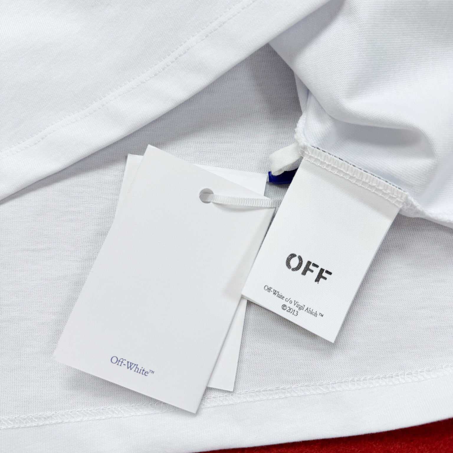 Off-White Roses Arrows-print T-shirt  - DopestKickz