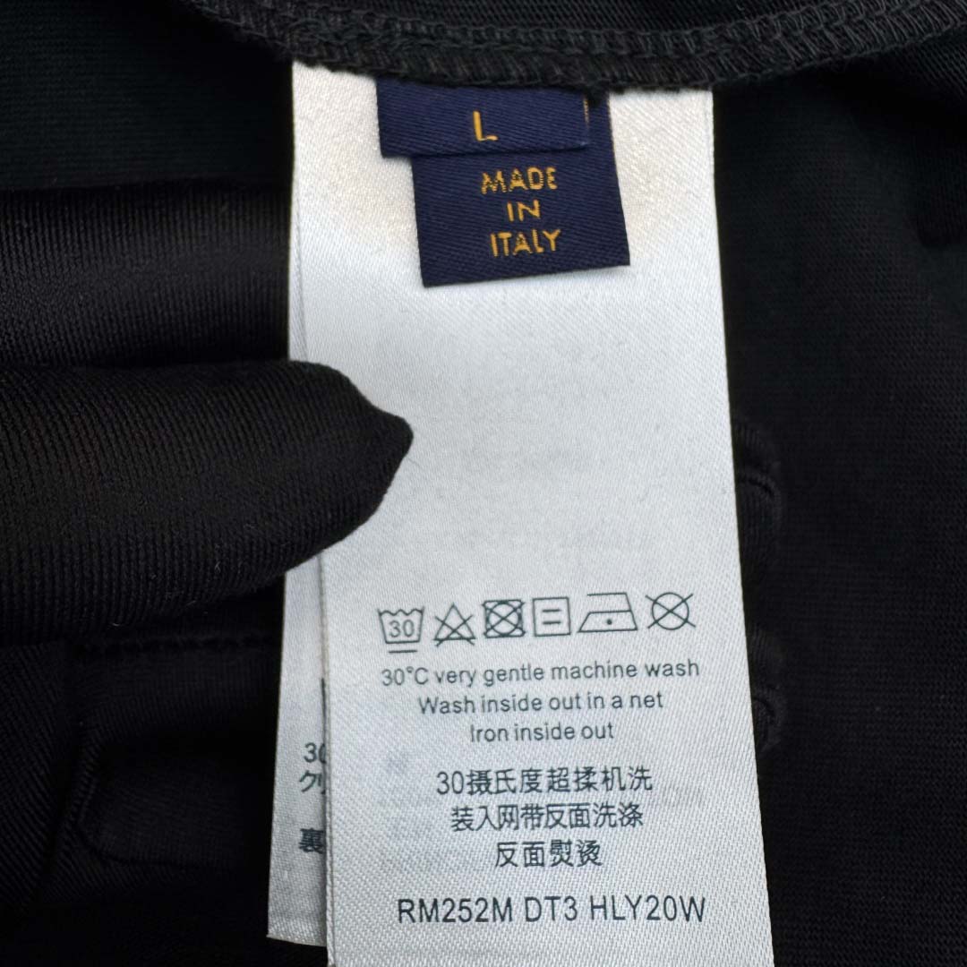 Louis Vuitton Embroidered Signature T-Shirt   1AHW92 - DopestKickz