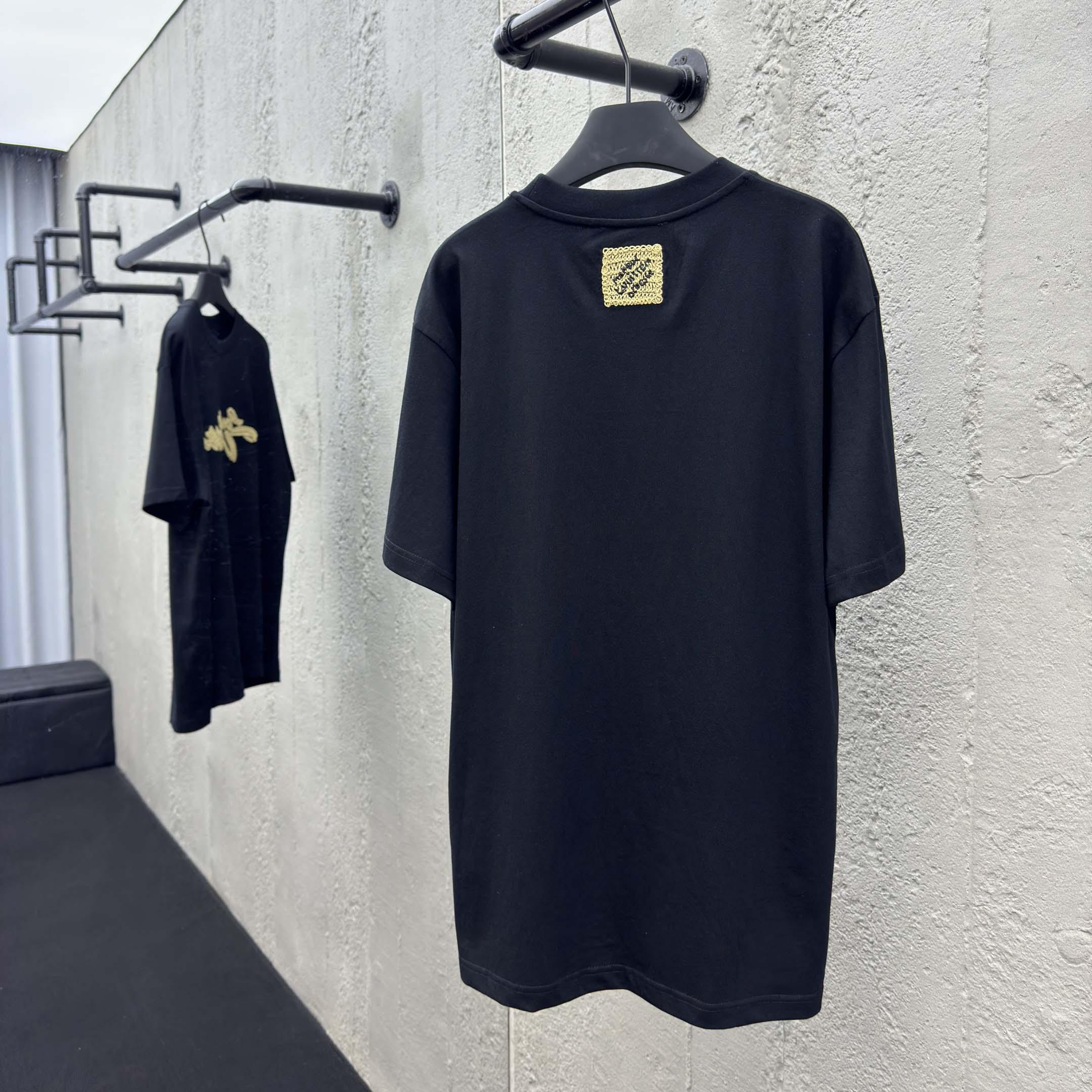 Louis Vuitton Embroidered Signature T-Shirt   1AHW92 - DopestKickz