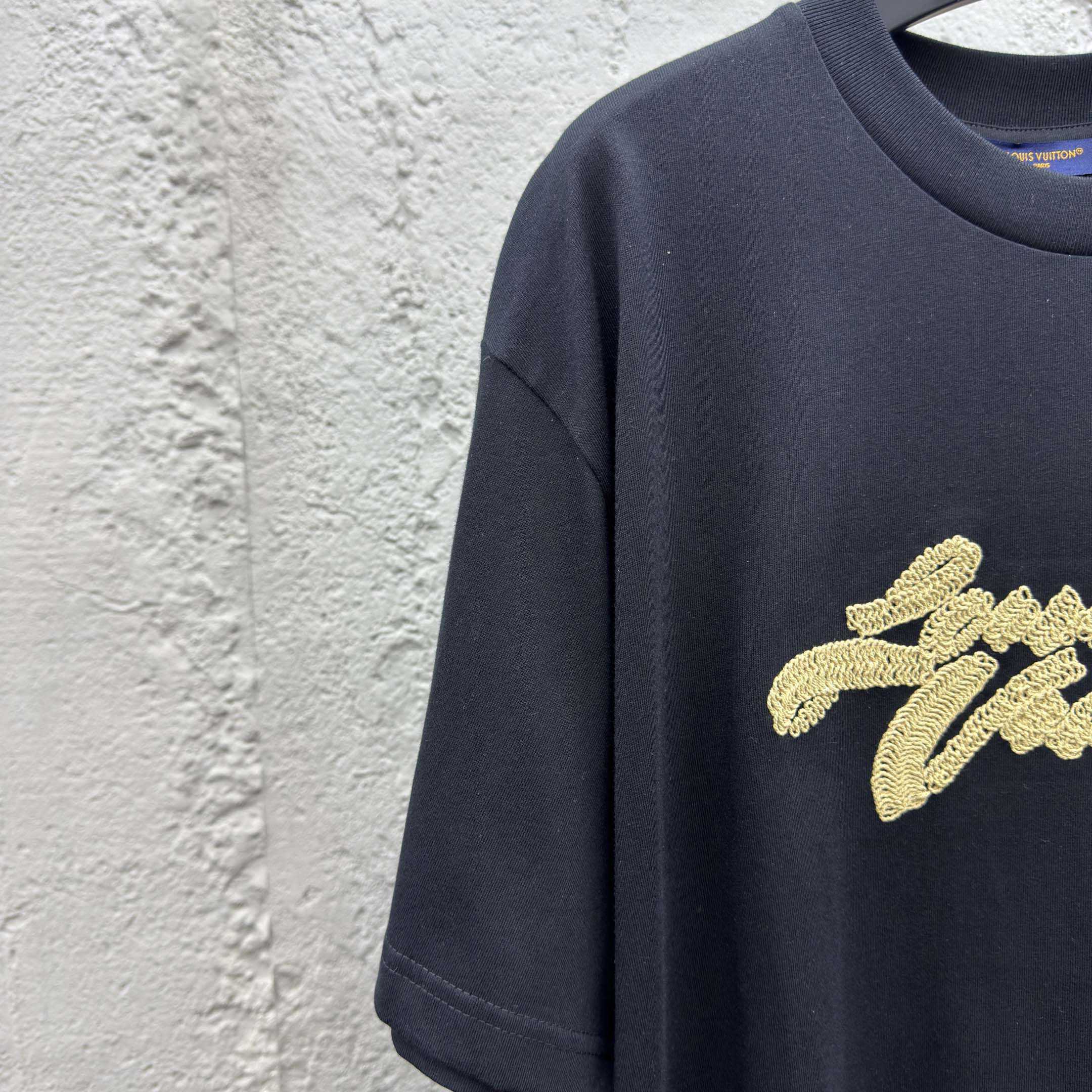 Louis Vuitton Embroidered Signature T-Shirt   1AHW92 - DopestKickz