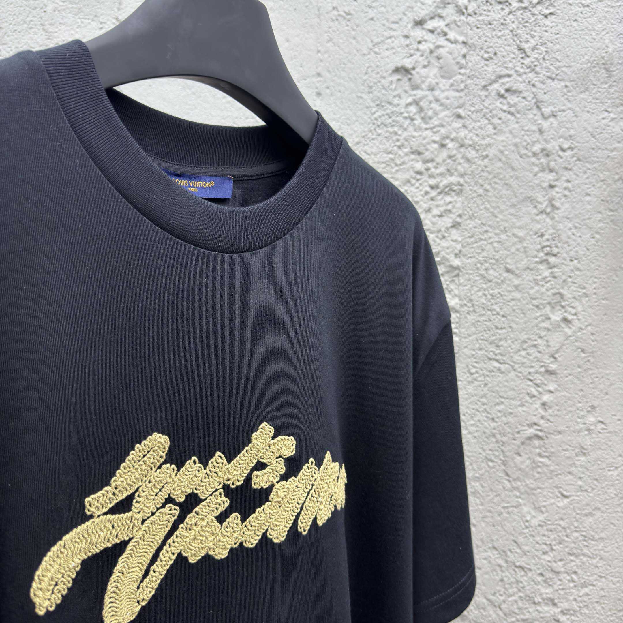Louis Vuitton Embroidered Signature T-Shirt   1AHW92 - DopestKickz