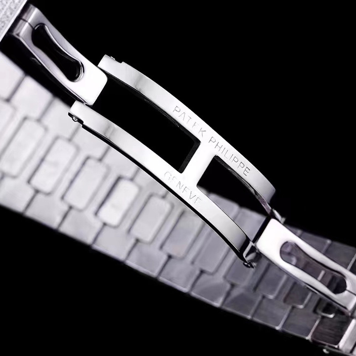 Patek Philippe Patek Nautilus 5719/10G - DopestKickz