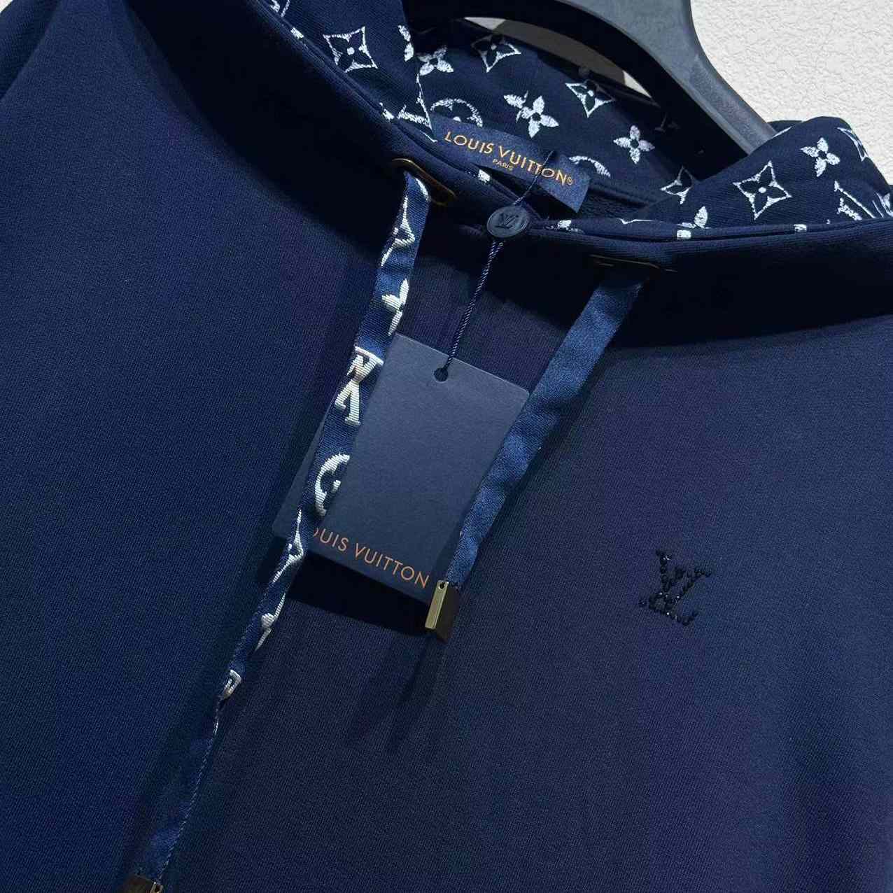 Louis Vuitton Cotton Hoodie   1AHUJR - DopestKickz