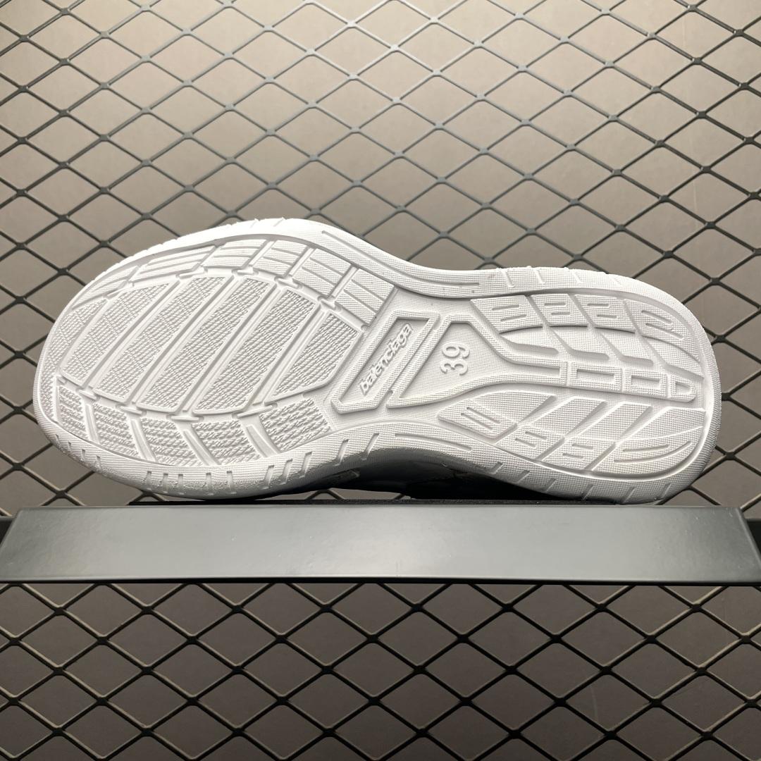 Balenciaga Hamptons Worn-Out Sneaker In White, Dark Blue And Grey Cowskin And Polyester - DopestKickz