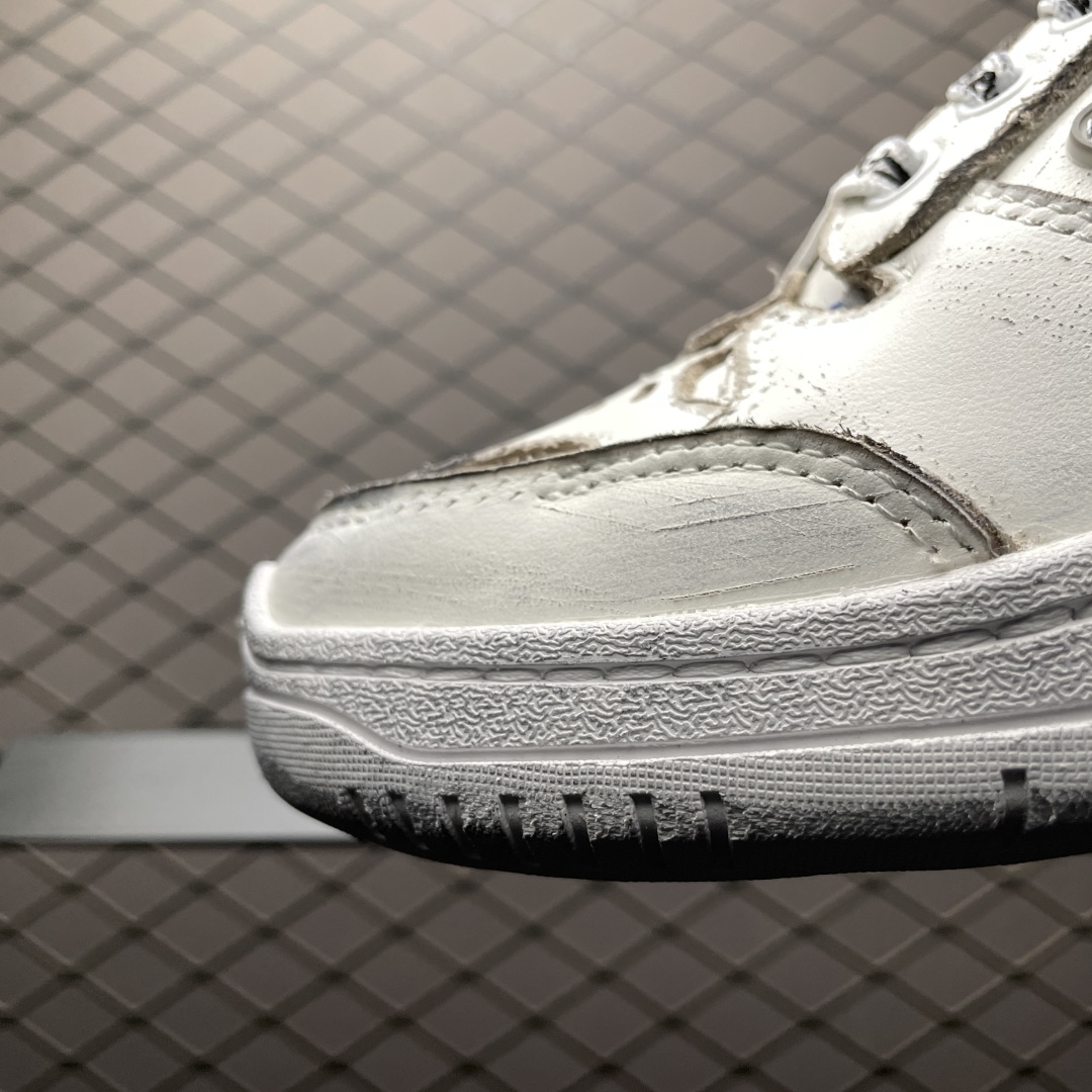 Balenciaga Hamptons Worn-Out Sneaker In White, Dark Blue And Grey Cowskin And Polyester - DopestKickz