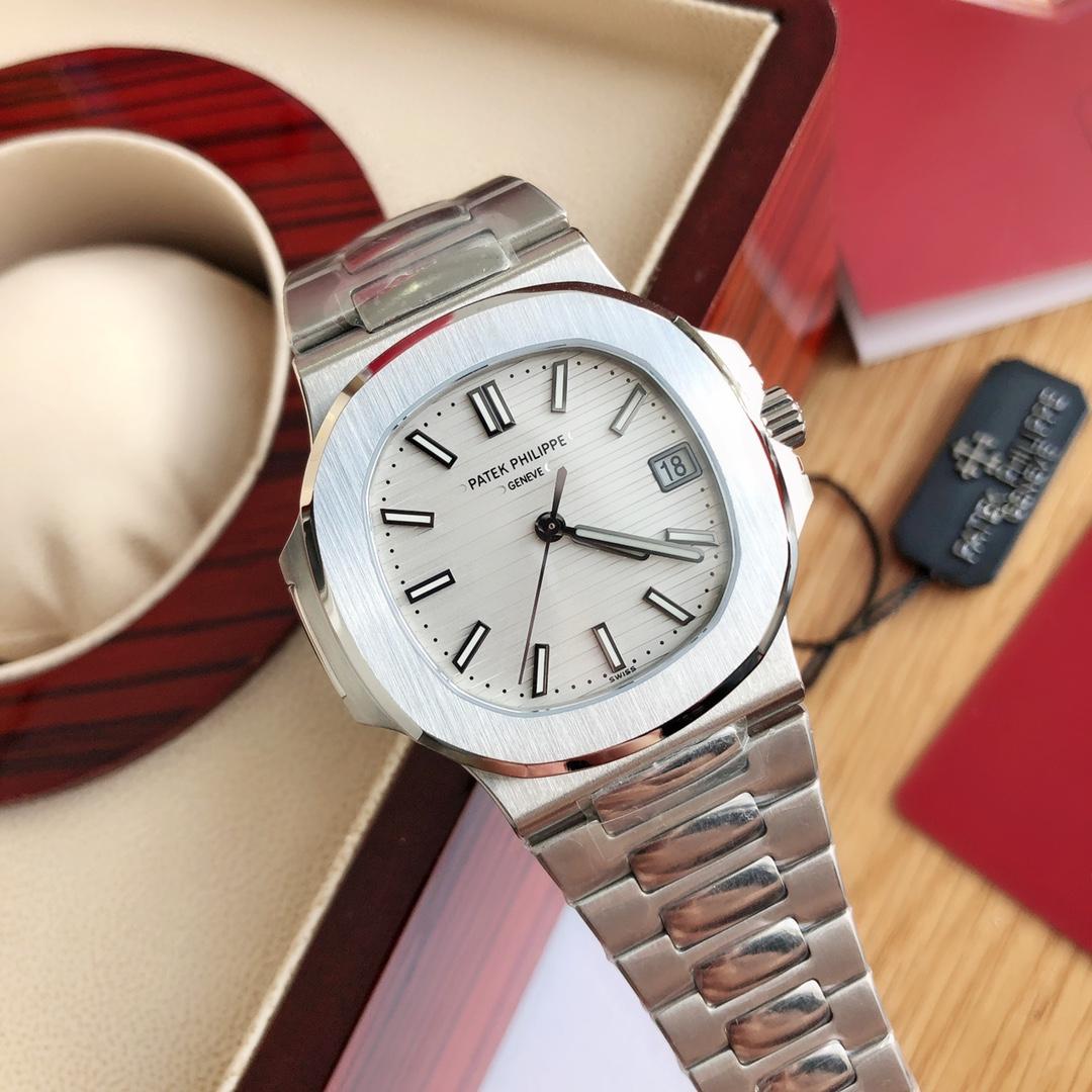 Patek Philippe Nautilus Mens 40mm 5711/1A - DopestKickz