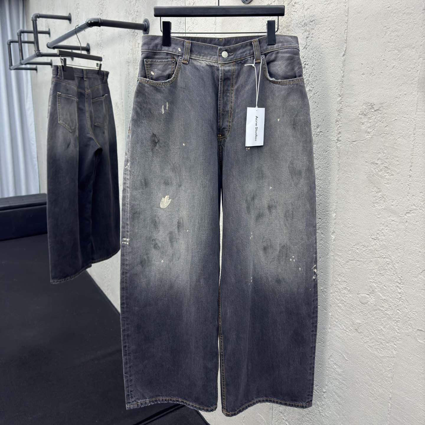 Acne Studios Loose Fit Jeans - 2023m - DopestKickz