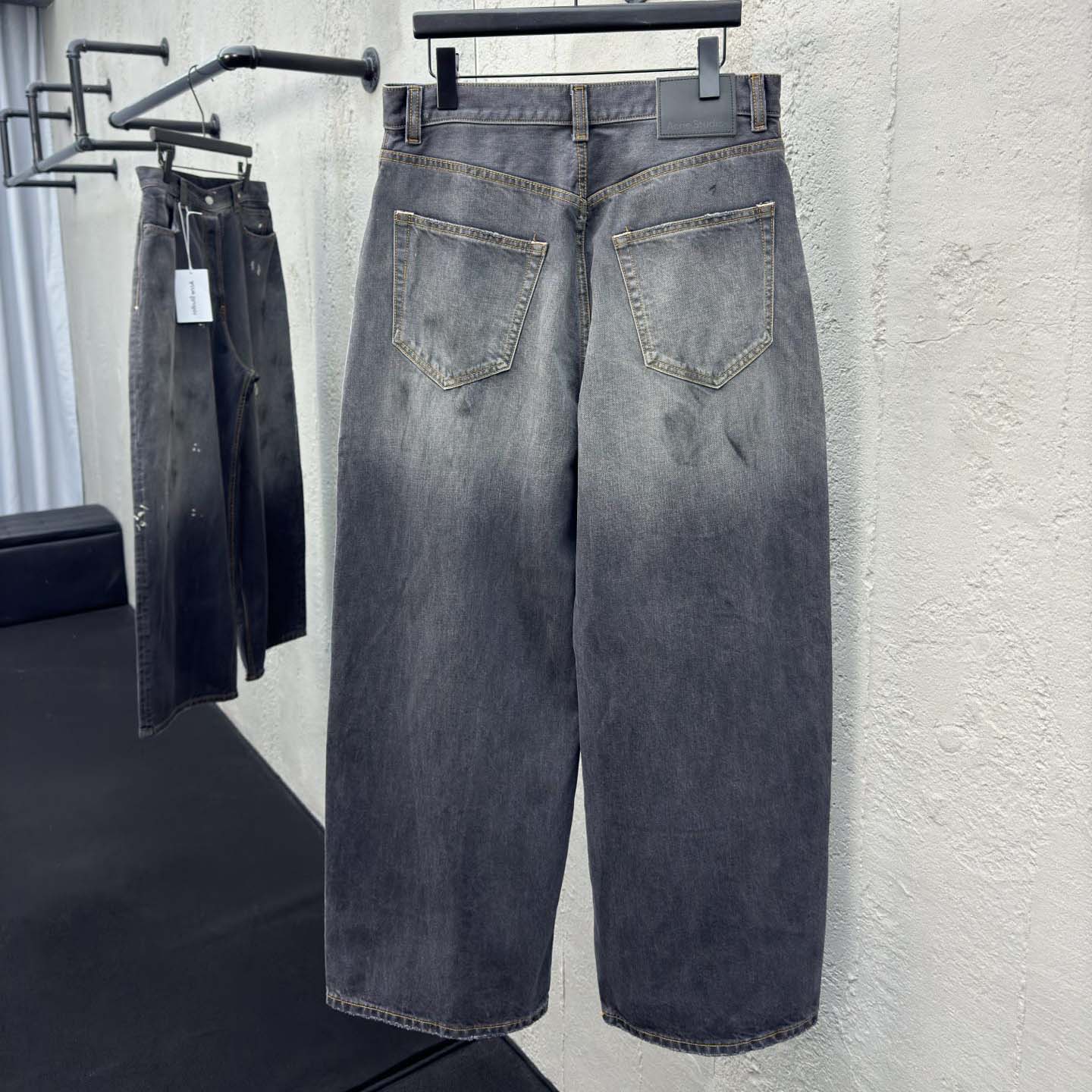 Acne Studios Loose Fit Jeans - 2023m - DopestKickz