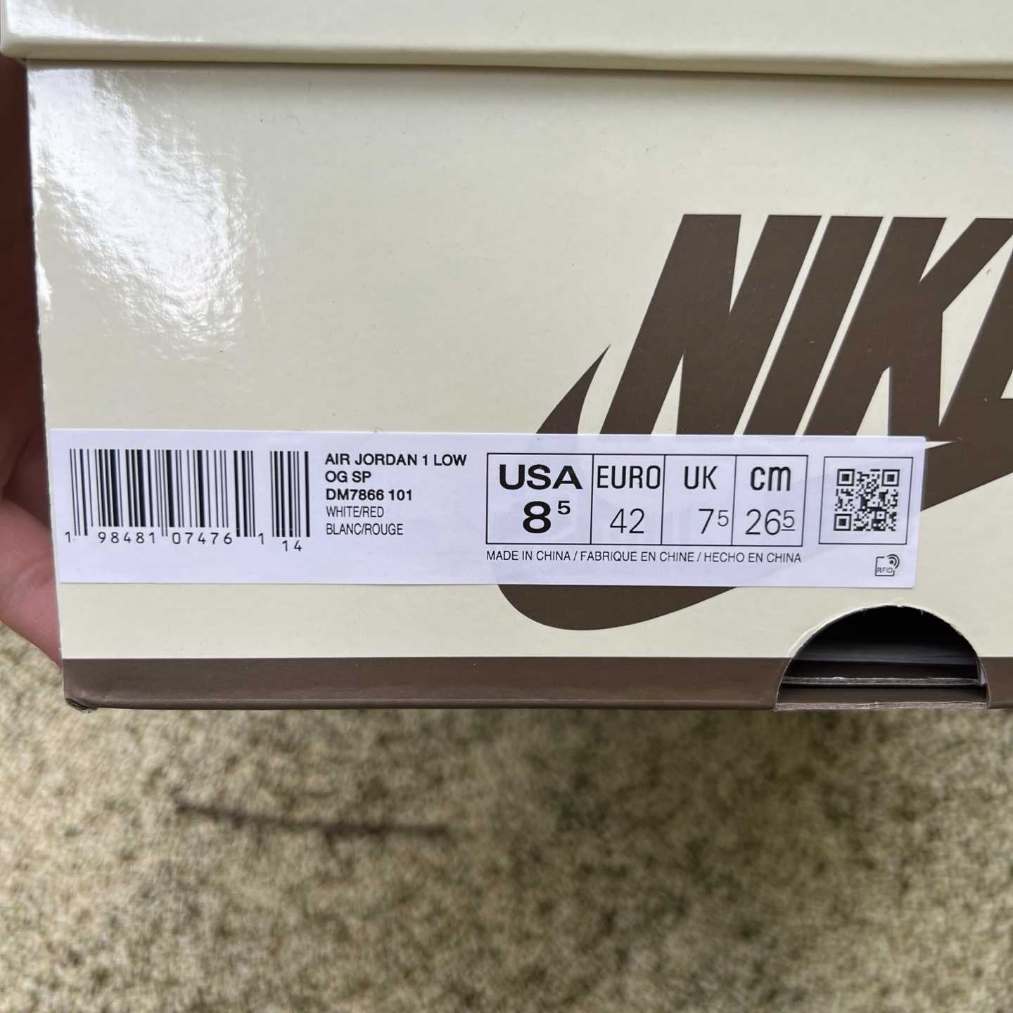 Travis Scott x Air Jordan 1 Low OG    DM7866-101 - DopestKickz