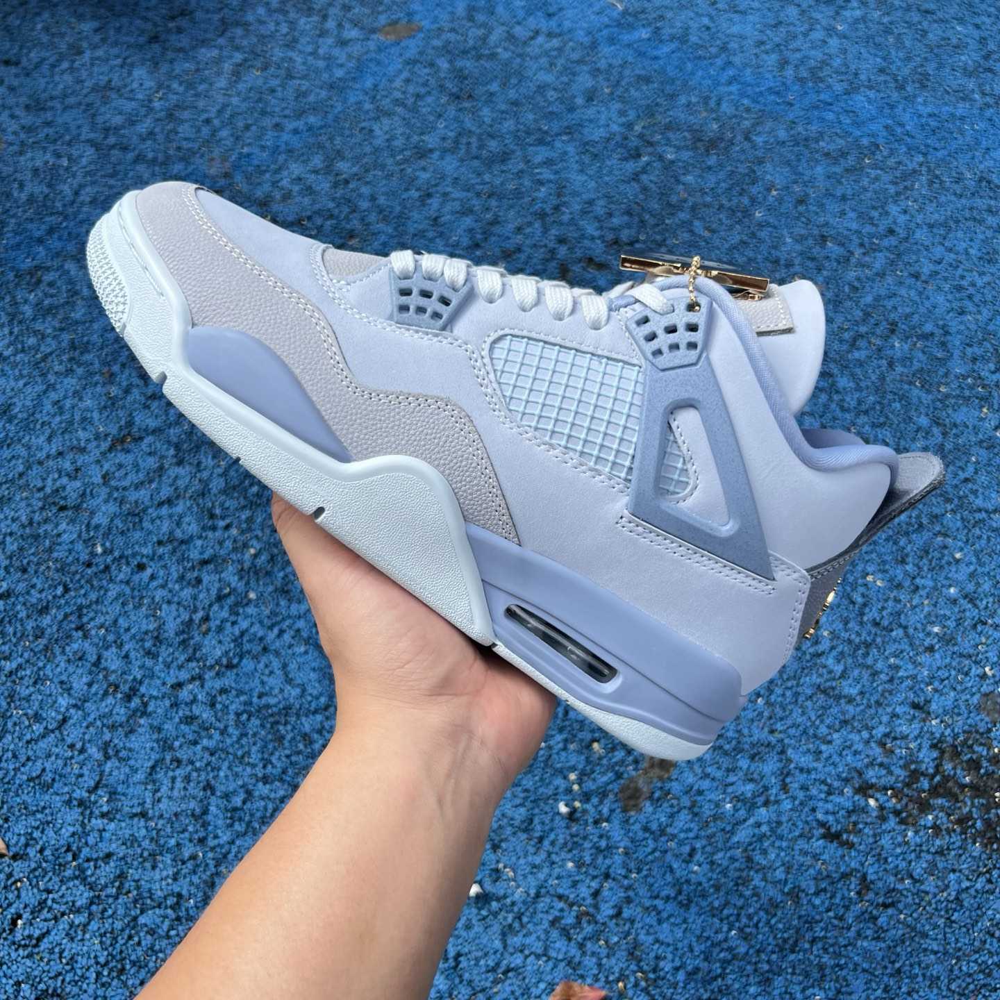 Jordan Air Jordan 4 UNC Tar Heels PE    HV9204-407 - DopestKickz