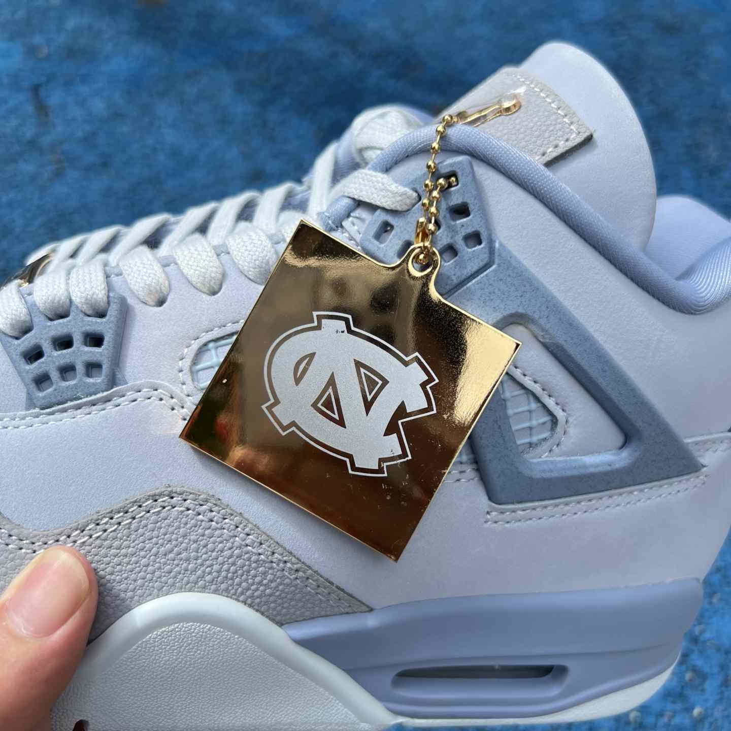 Jordan Air Jordan 4 UNC Tar Heels PE    HV9204-407 - DopestKickz