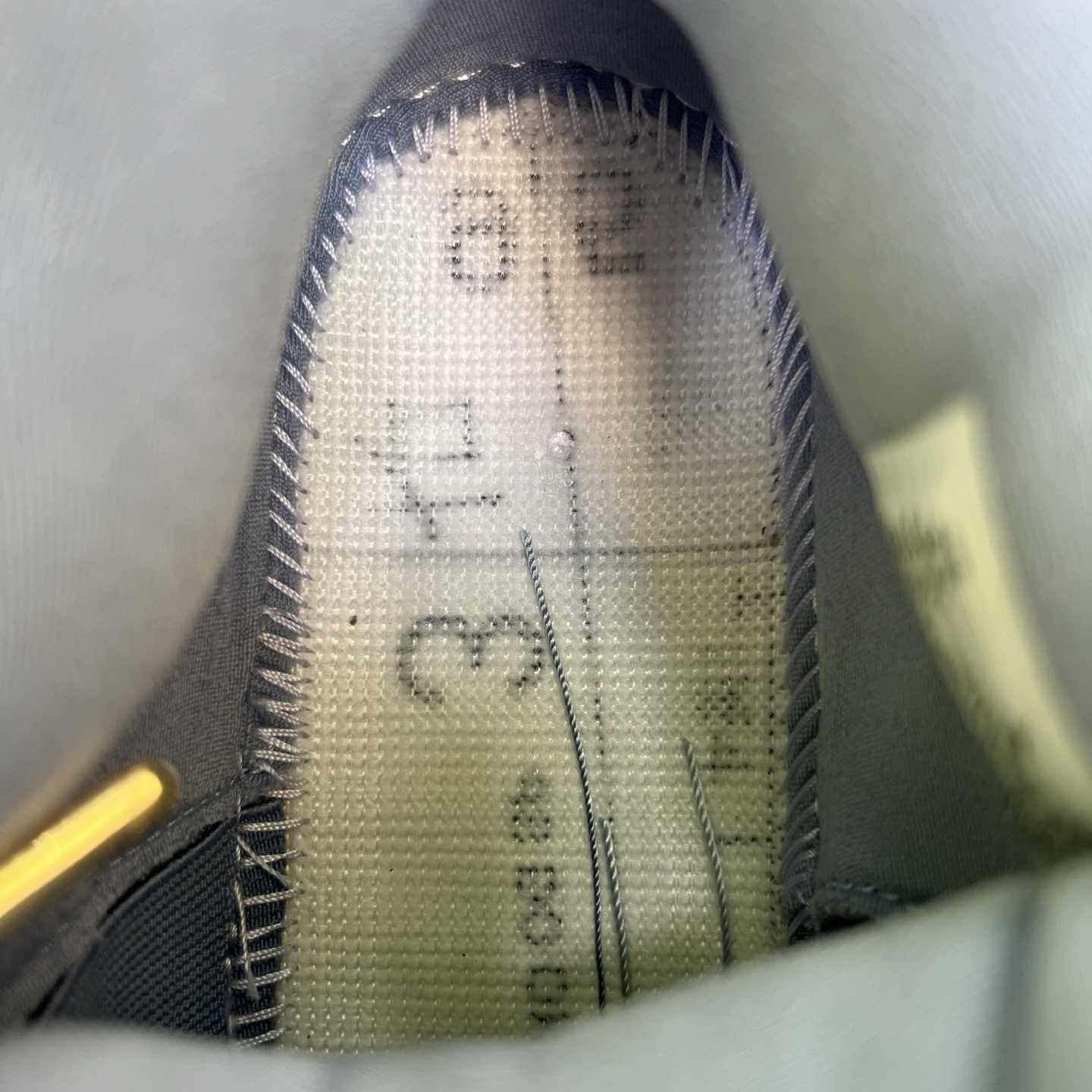 Jordan Air Jordan 4 UNC Tar Heels PE    HV9204-407 - DopestKickz