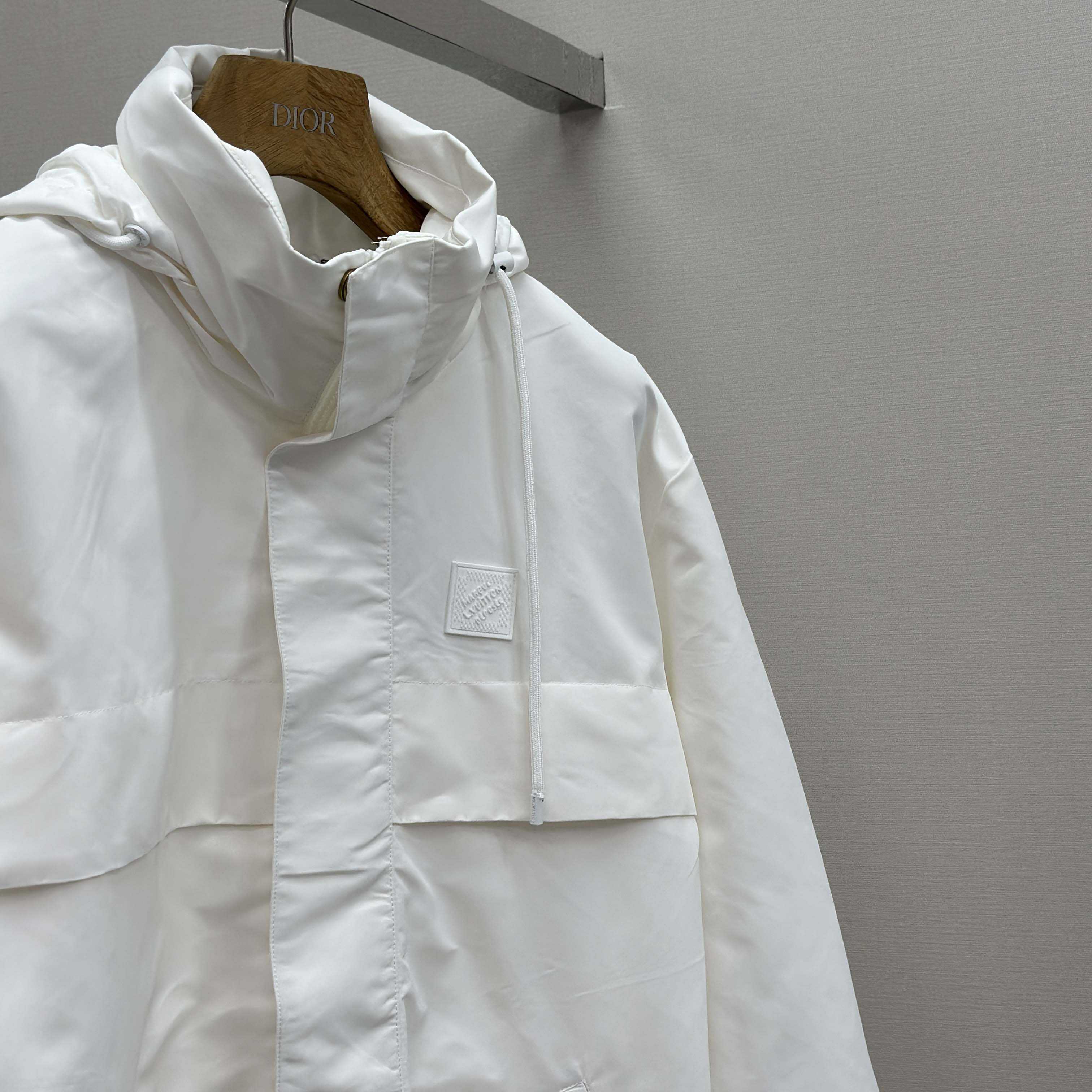 Louis Vuitton Signature Windbreaker   1AHUH1 - DopestKickz