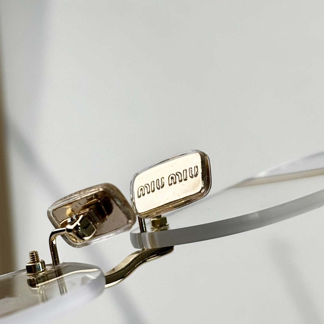 Miu Miu VMU50A Sunglasses - DopestKickz