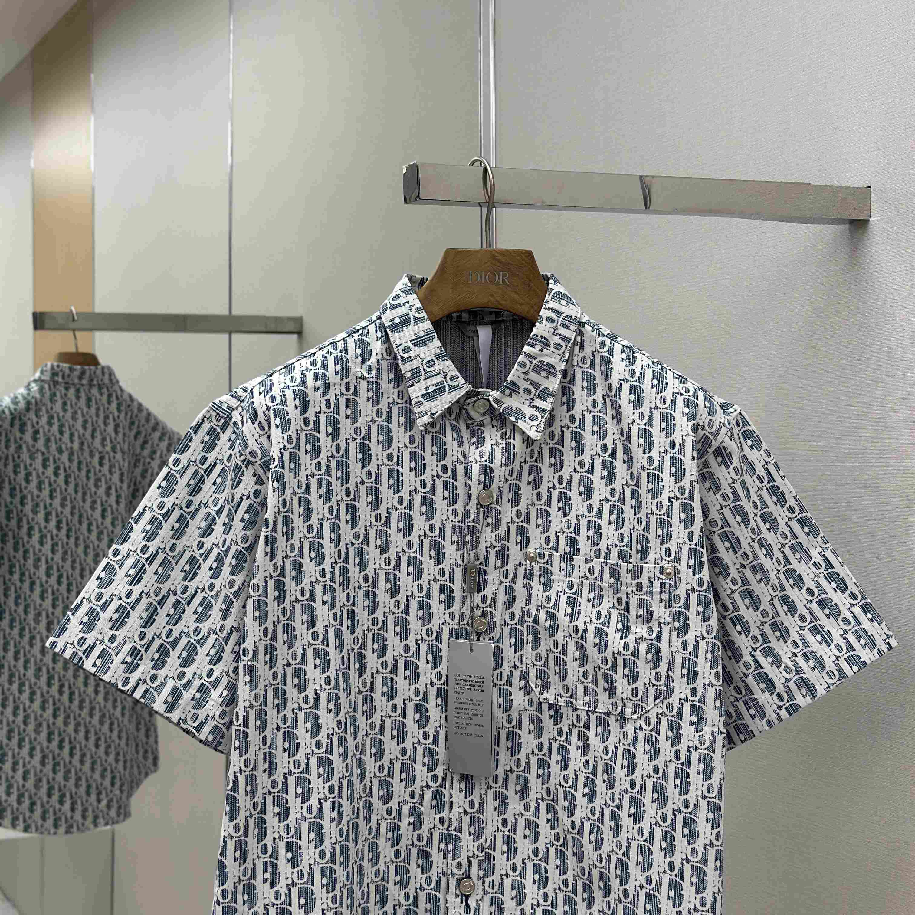 Dior Oblique Short-Sleeved Shirt - DopestKickz