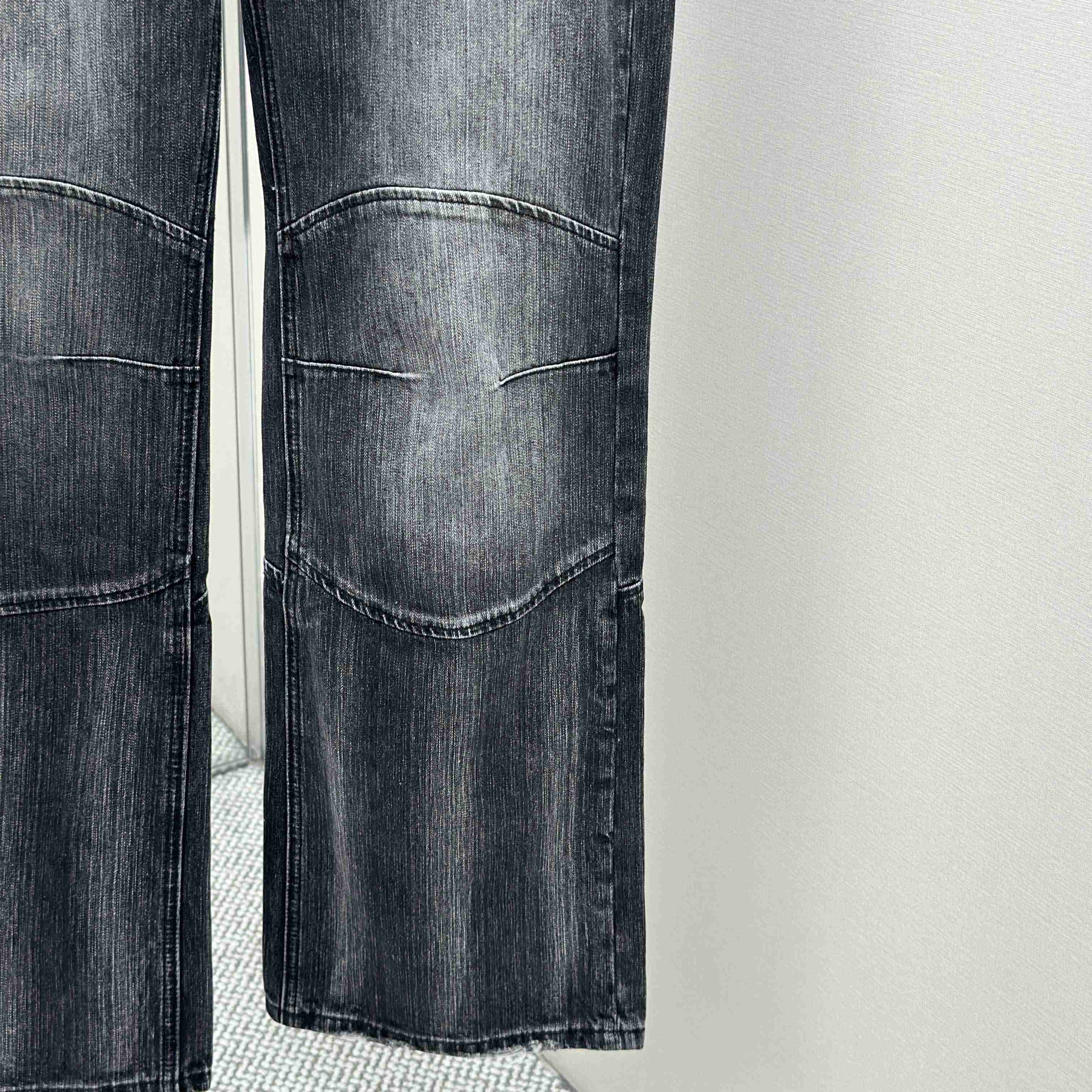 Balenciaga Fitted Low-waist Pants In Black - DopestKickz