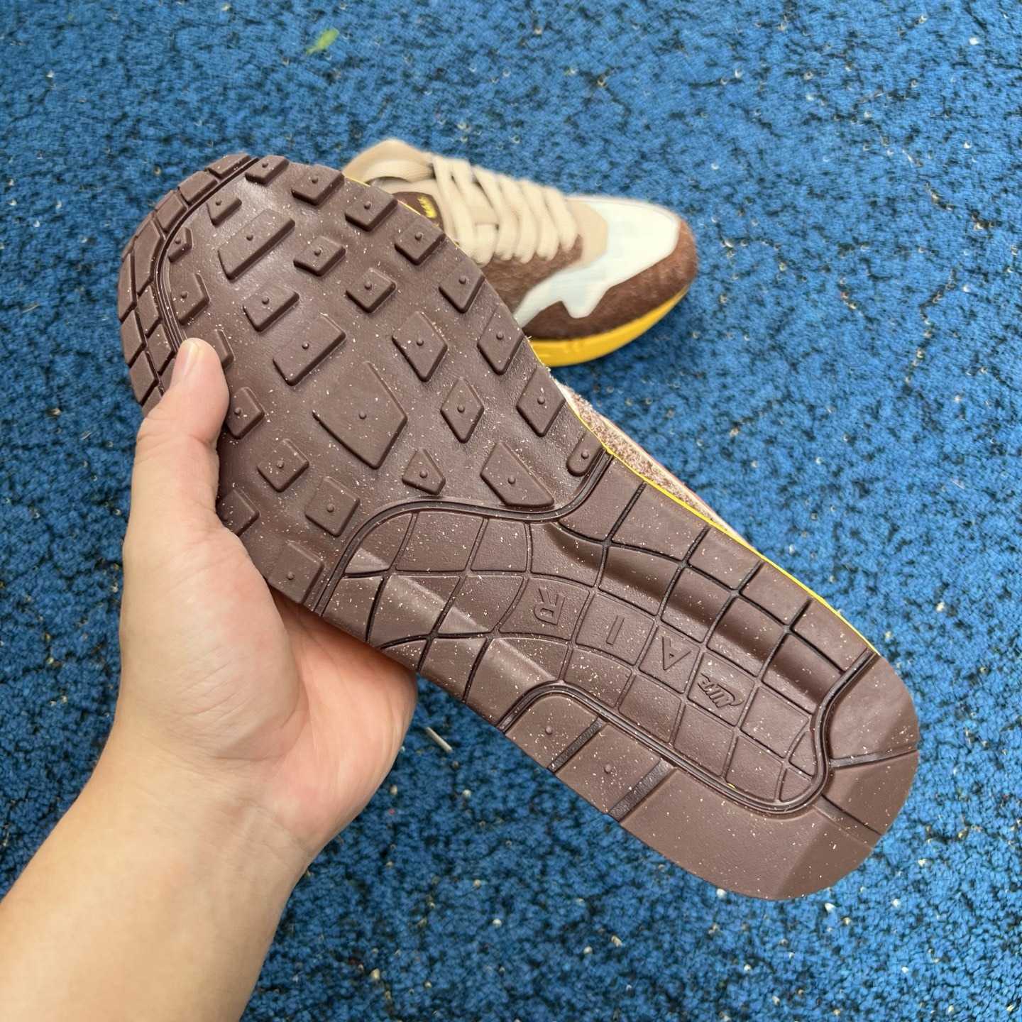 Nike Air Max 1 .SWOOSH Big Head Origins HV5776-200  - DopestKickz