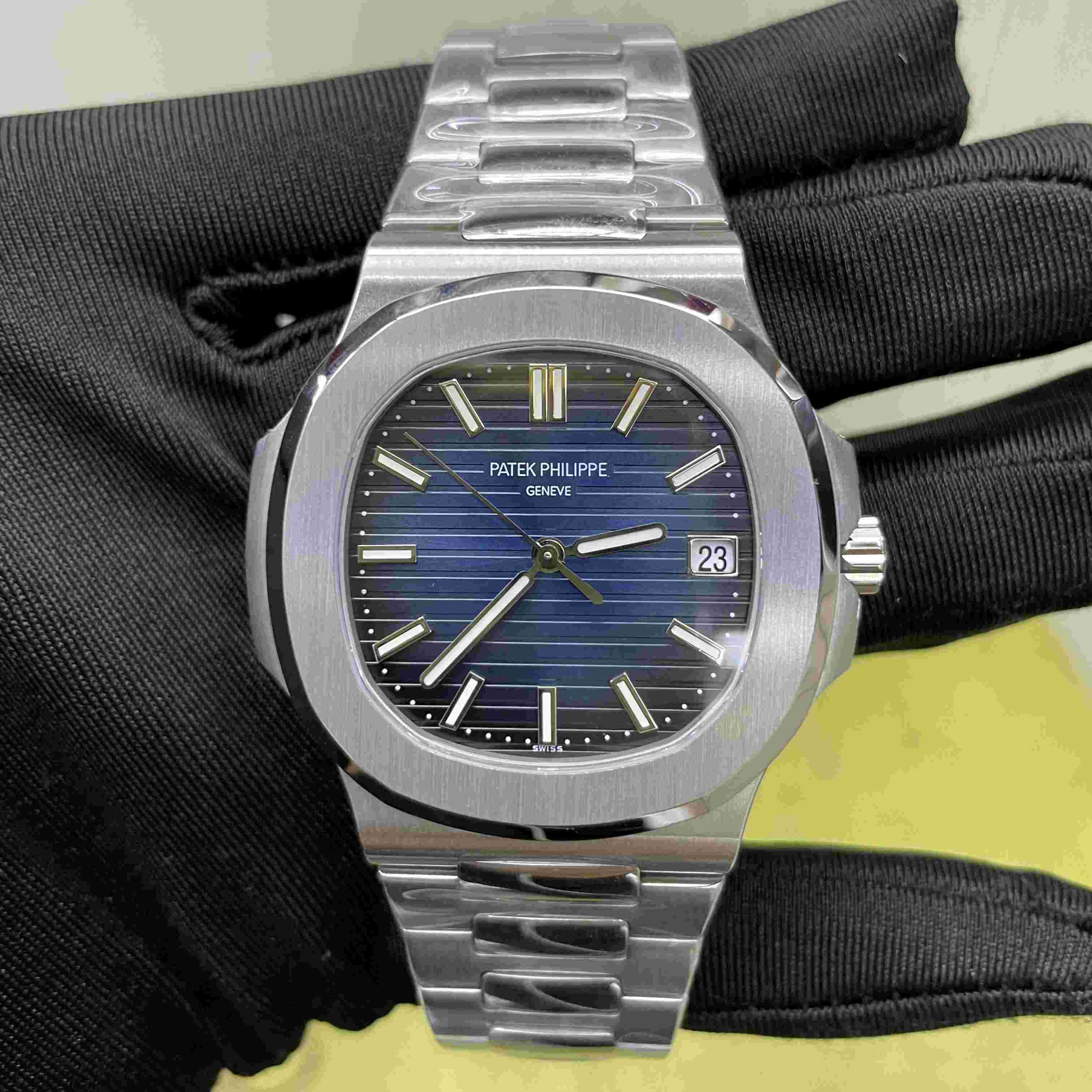 Patek Philippe Patek Nautilus 