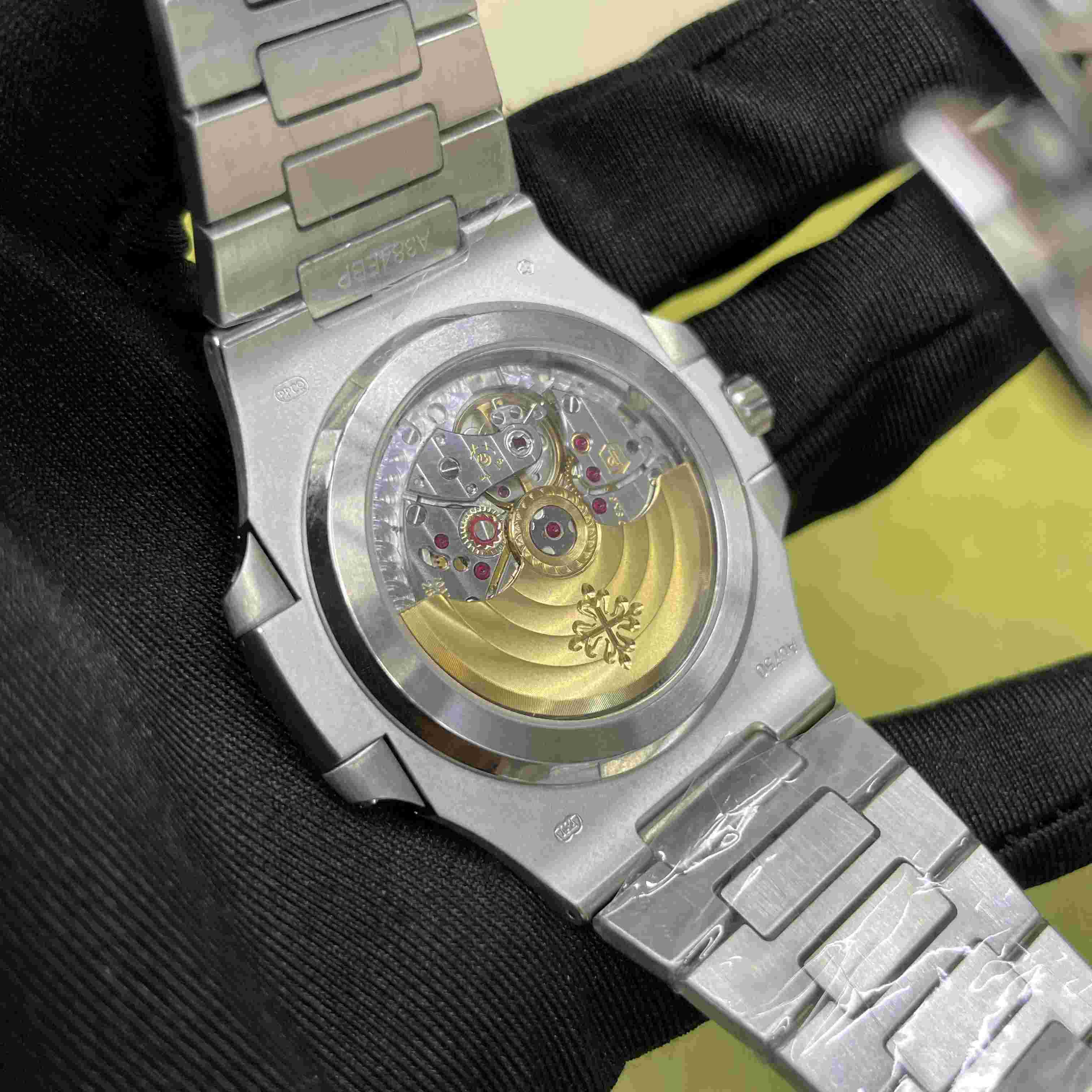 Patek Philippe Patek Nautilus 