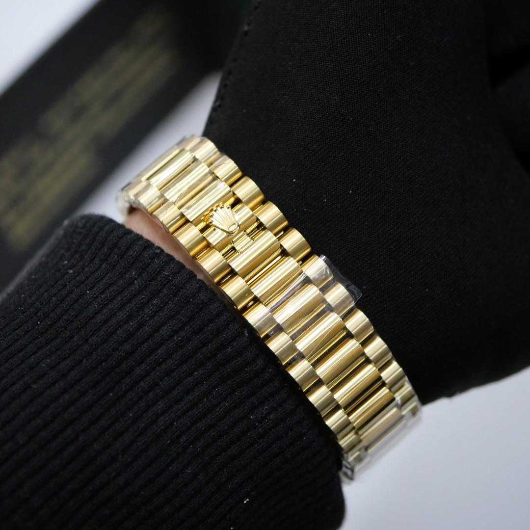 Rolex Oyster Perpetual Day-Date, 36mm, yellow gold 128235 - DopestKickz