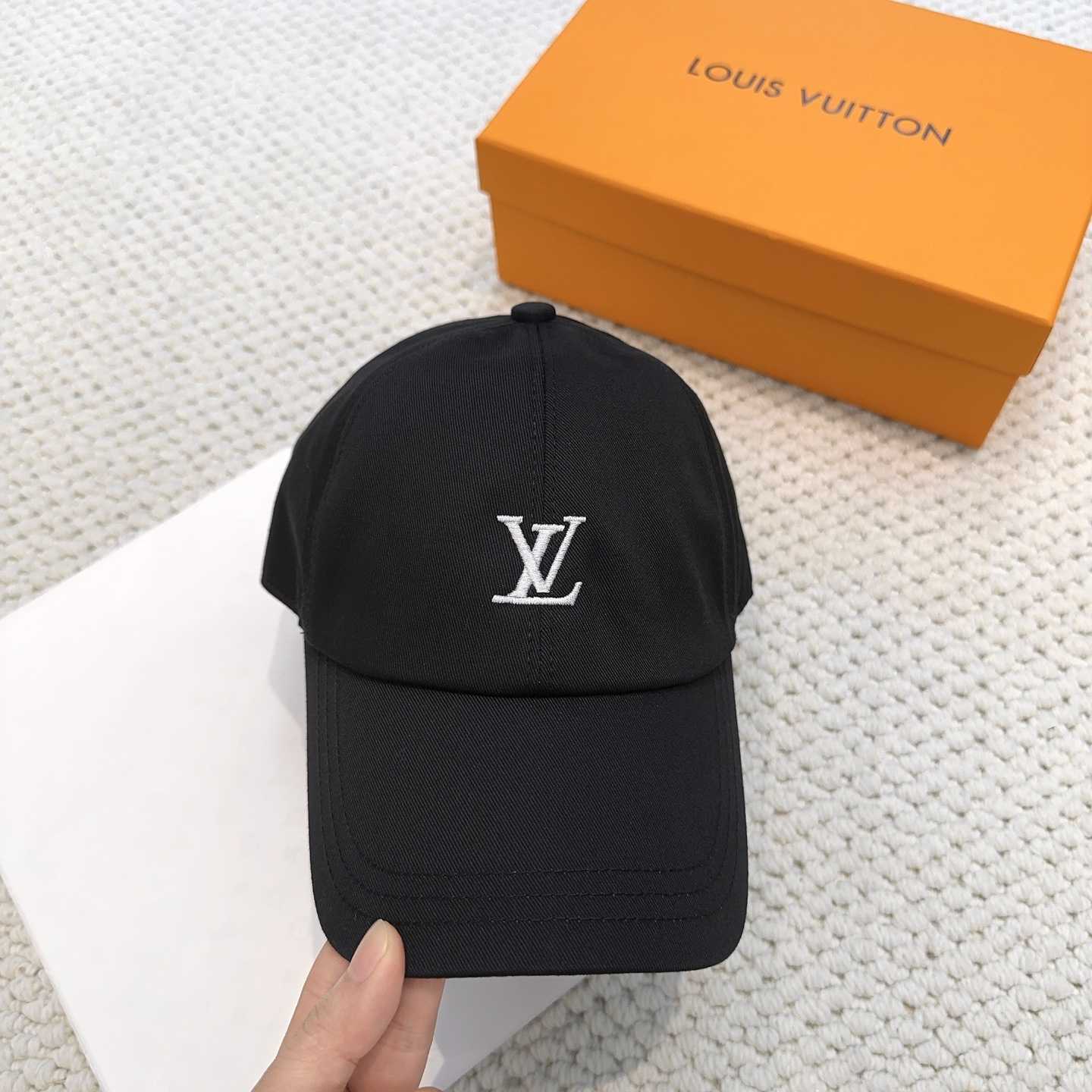 Louis Vuitton Cap - DopestKickz