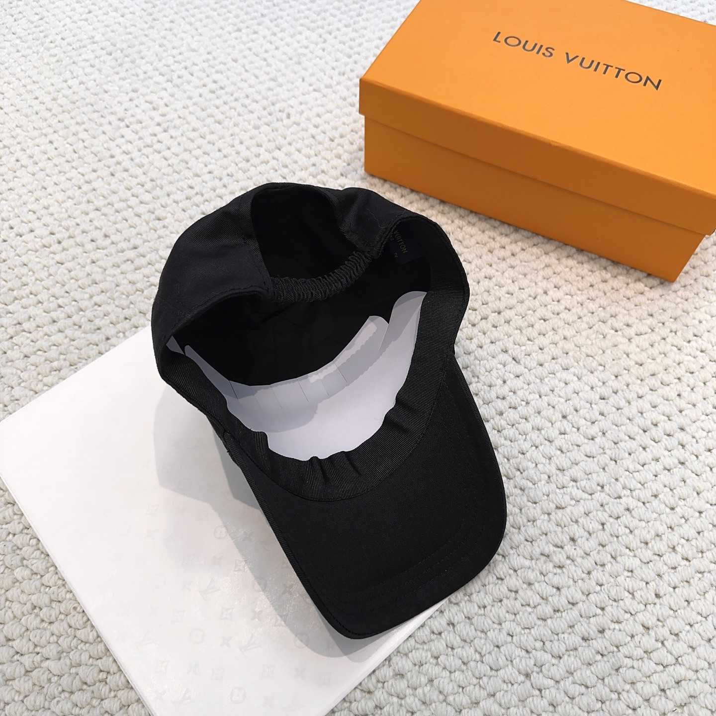 Louis Vuitton Cap - DopestKickz