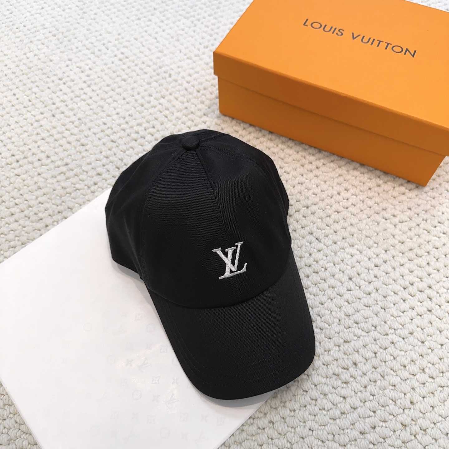 Louis Vuitton Cap - DopestKickz