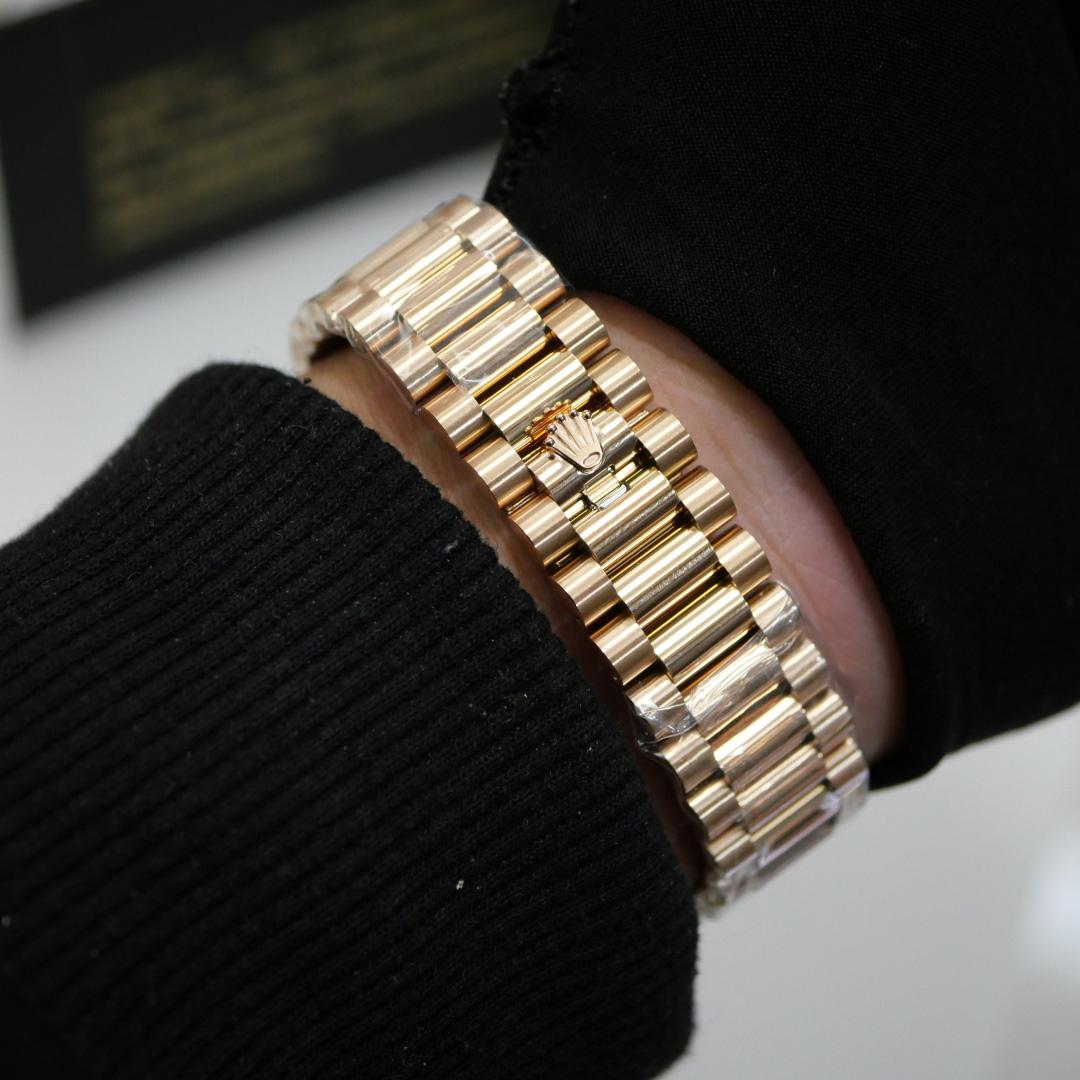 Rolex Oyster Perpetual Day-Date, 36mm, rose gold  128235 - DopestKickz