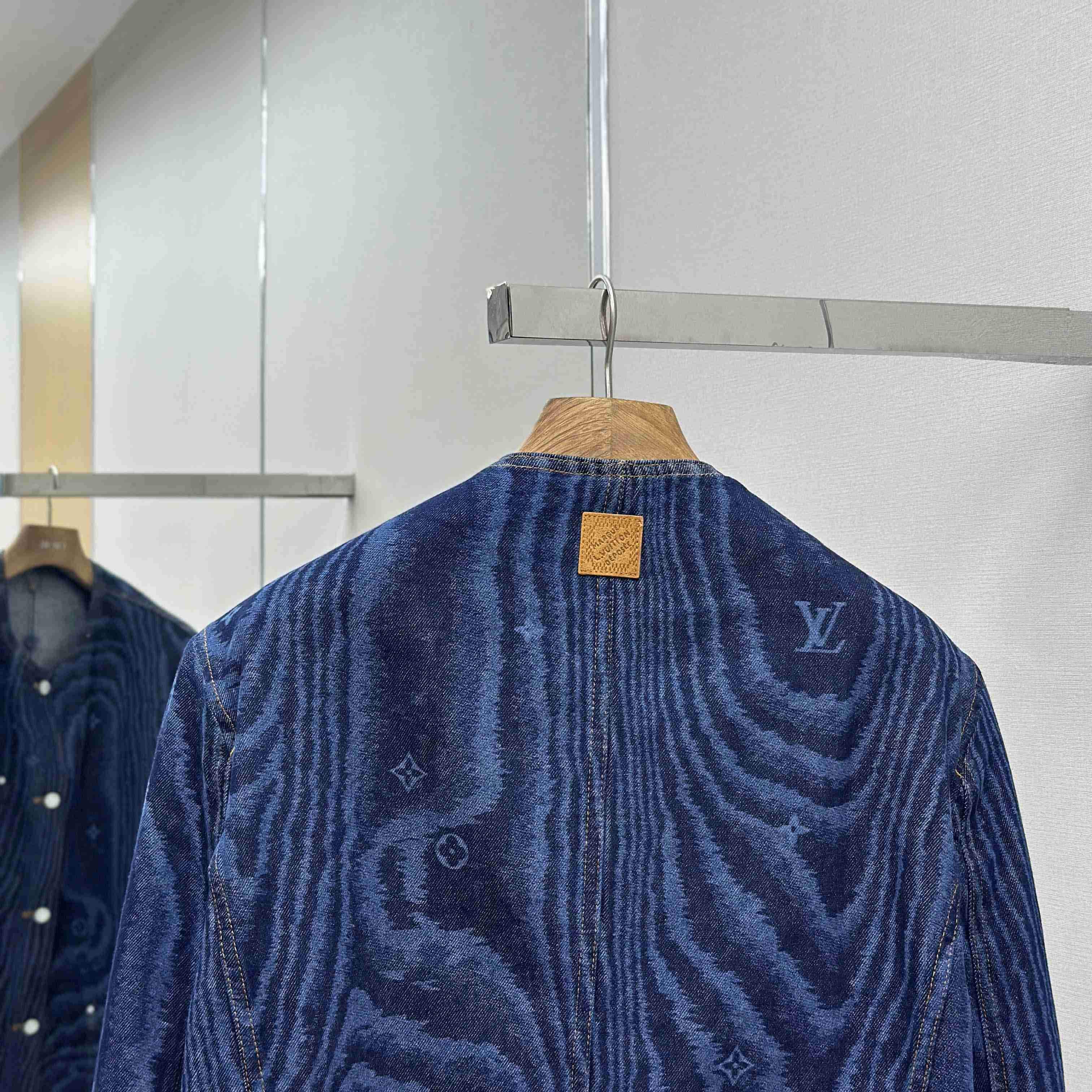 Louis Vuitton Chic Collarless Denim Jacket   1AHUXT - DopestKickz