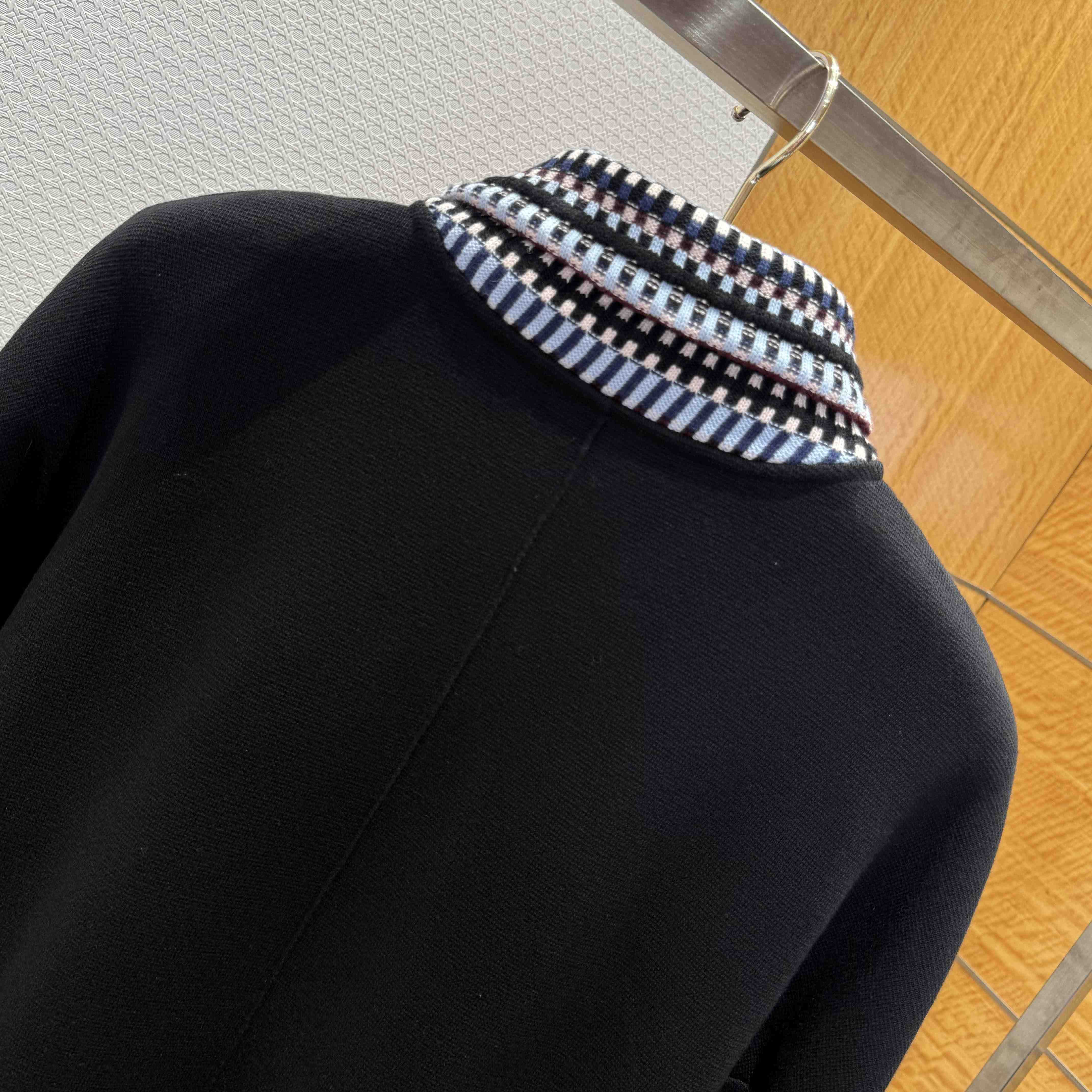 Louis Vuitton Knit Bomber   1AHVN4 - DopestKickz