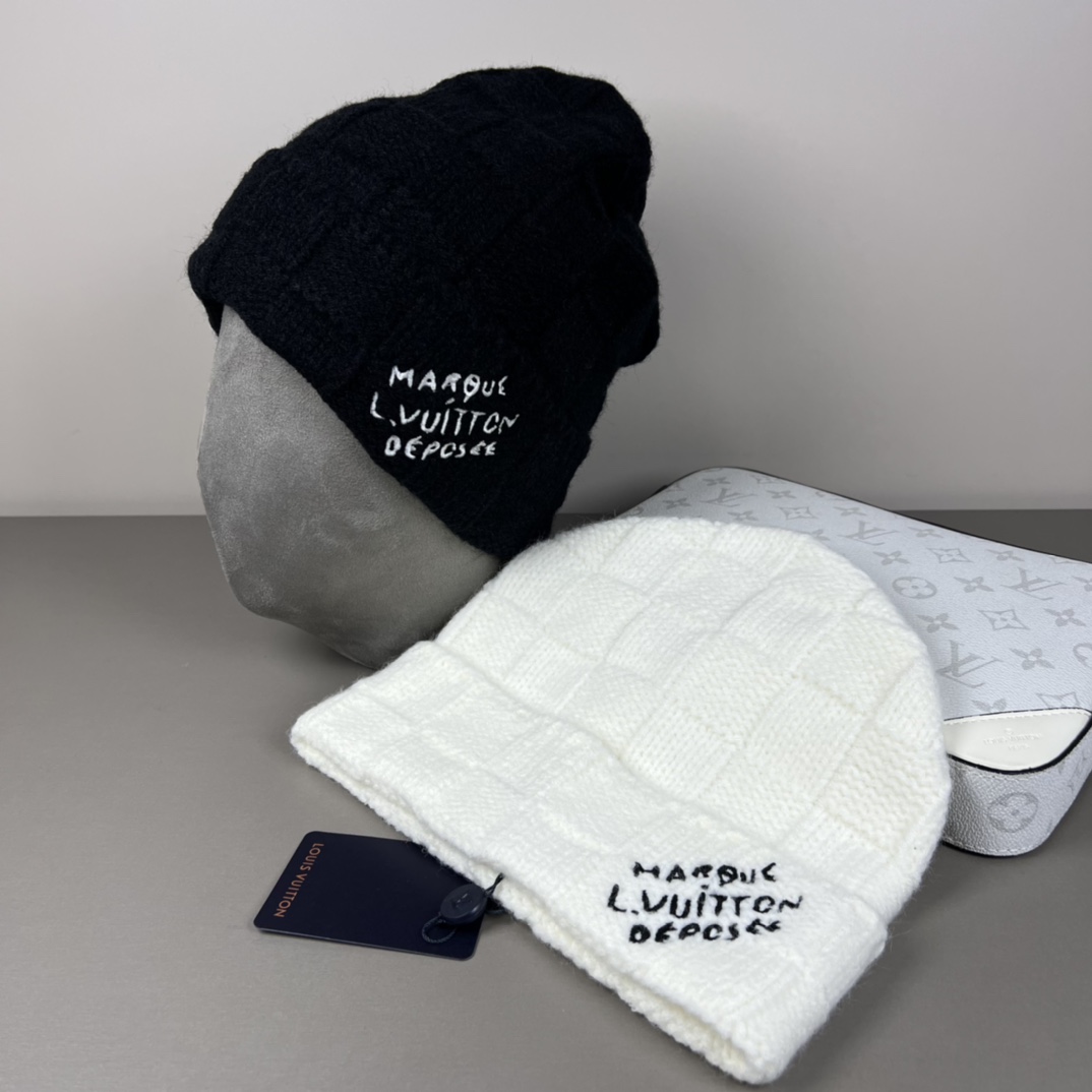 Louis Vuitton Beanie - DopestKickz