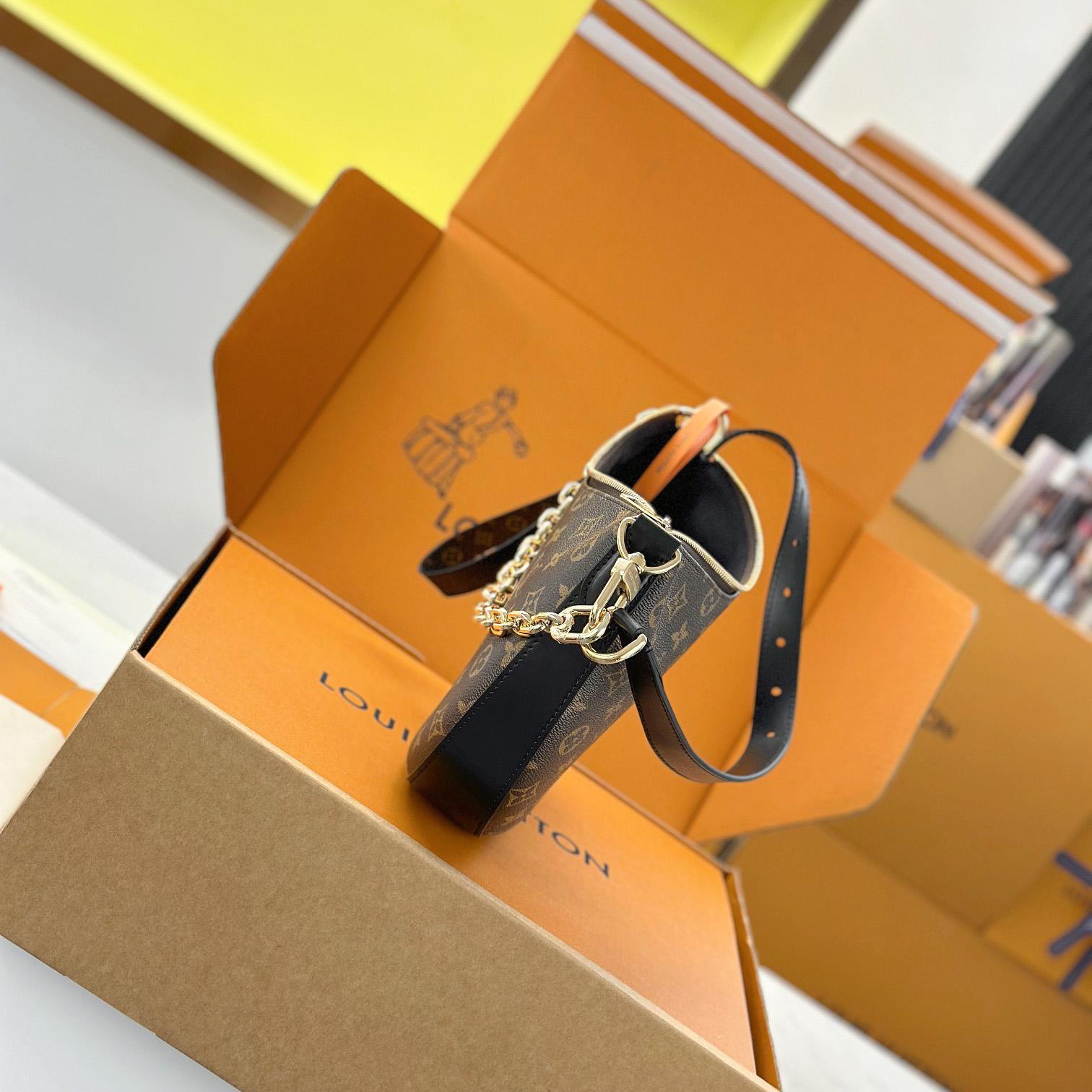 Louis Vuitton Cookie BB   M15056 - DopestKickz