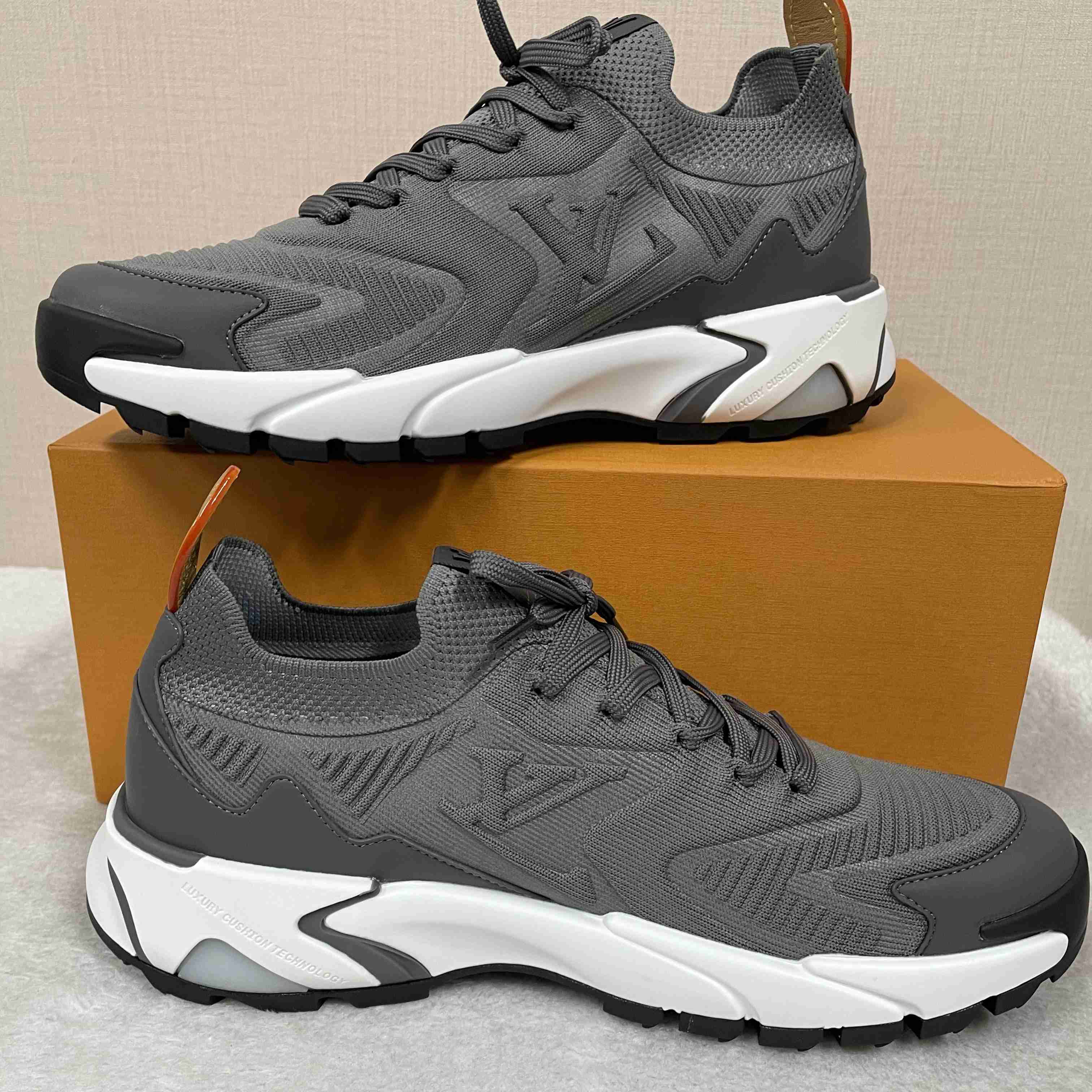 Louis Vuitton LV Runner Tatic Sneaker   1AILJM - DopestKickz