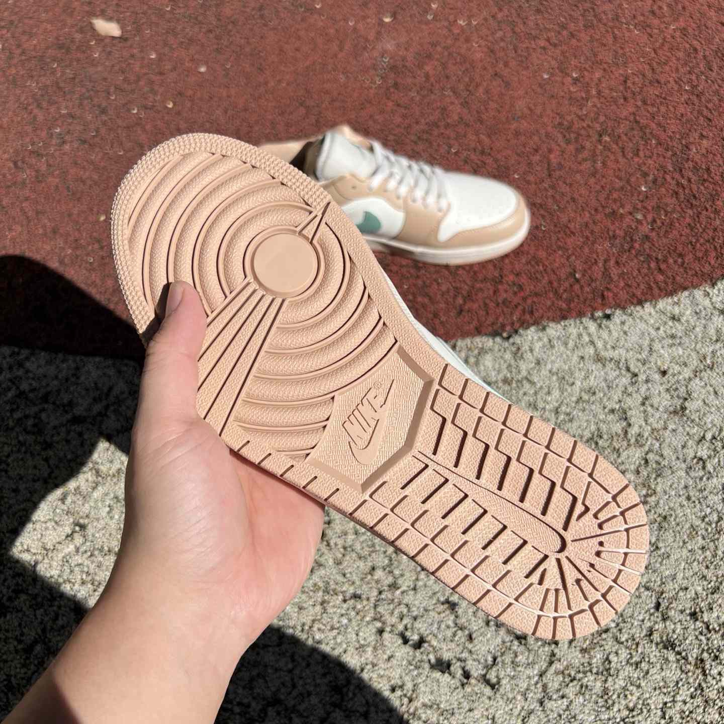 Jordan Air Jordan 1 Low    DC0774-130 - DopestKickz