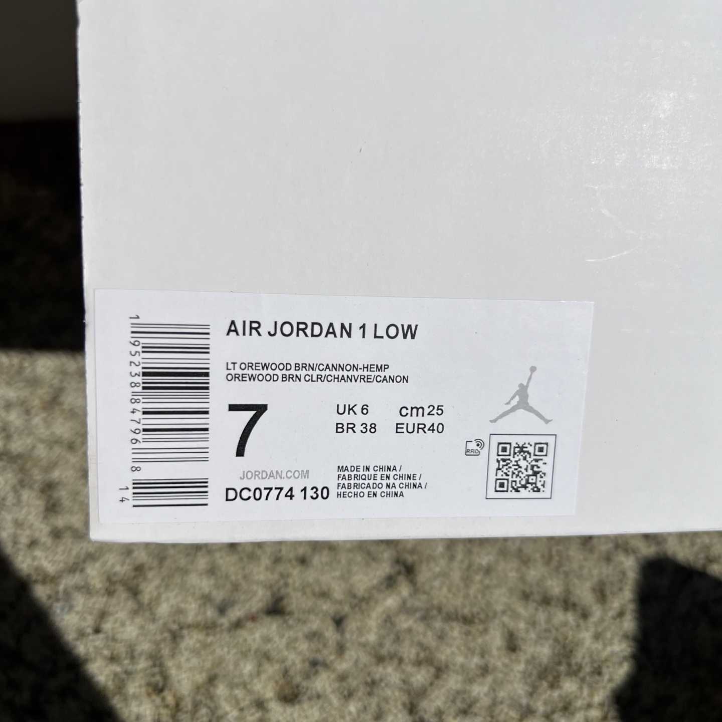 Jordan Air Jordan 1 Low    DC0774-130 - DopestKickz