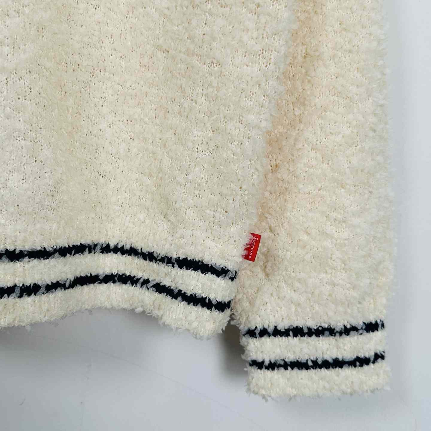 Supreme Textured Arc Sweater - DopestKickz