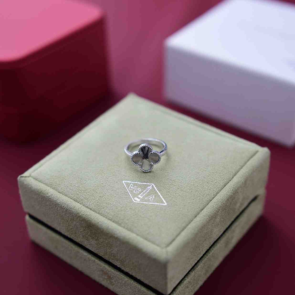 Van Cleef & Arpels Rings - DopestKickz