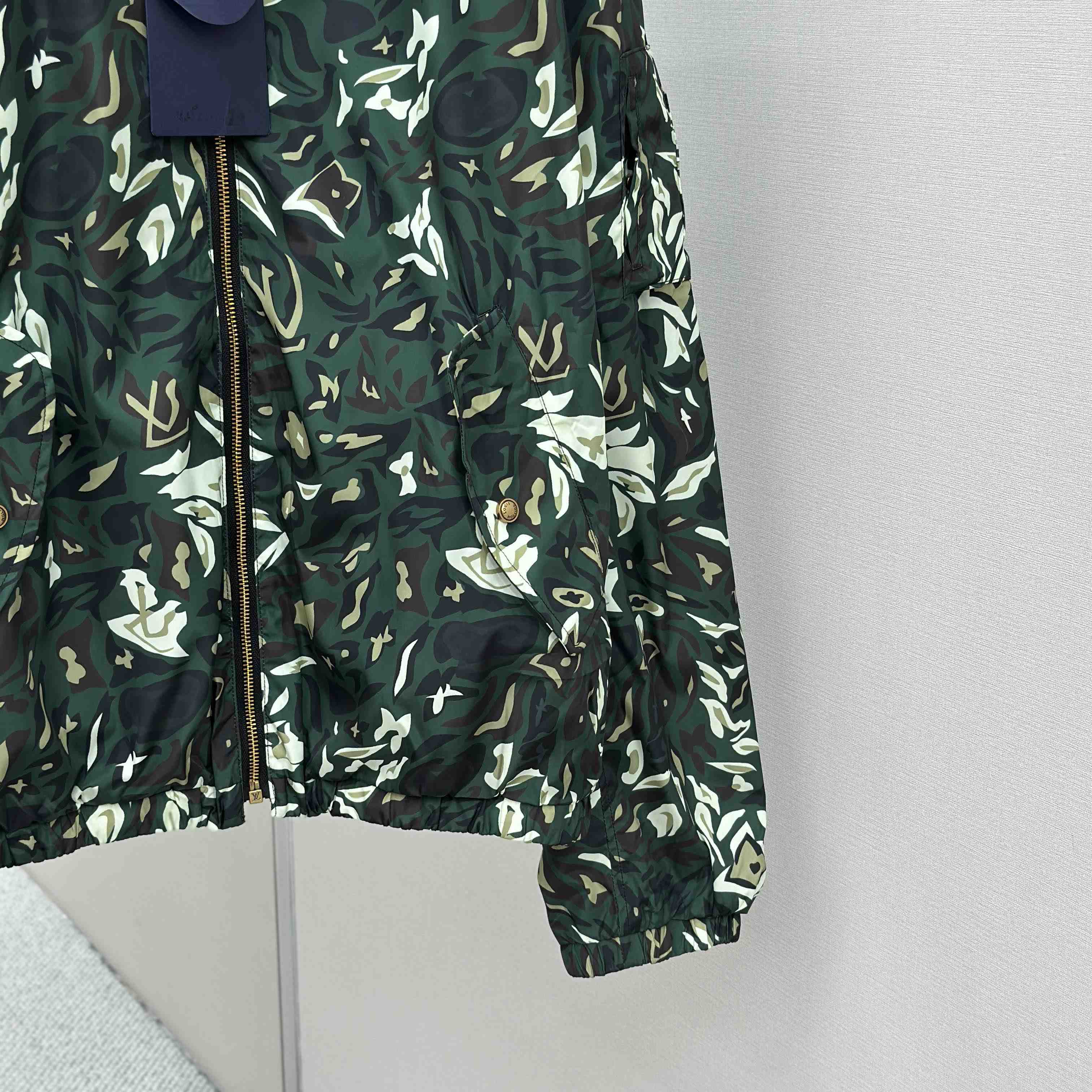 Louis Vuitton Monogram Reversible Windbreaker   1AILQT - DopestKickz