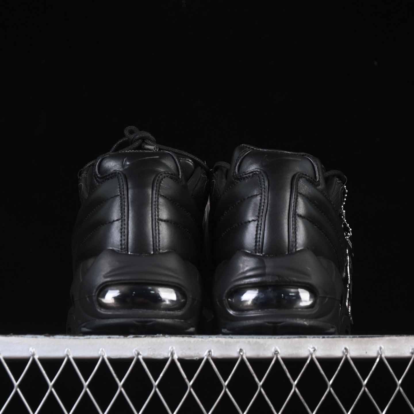 Supreme x Nike Air Max 95 Lux    CI0999-001 - DopestKickz