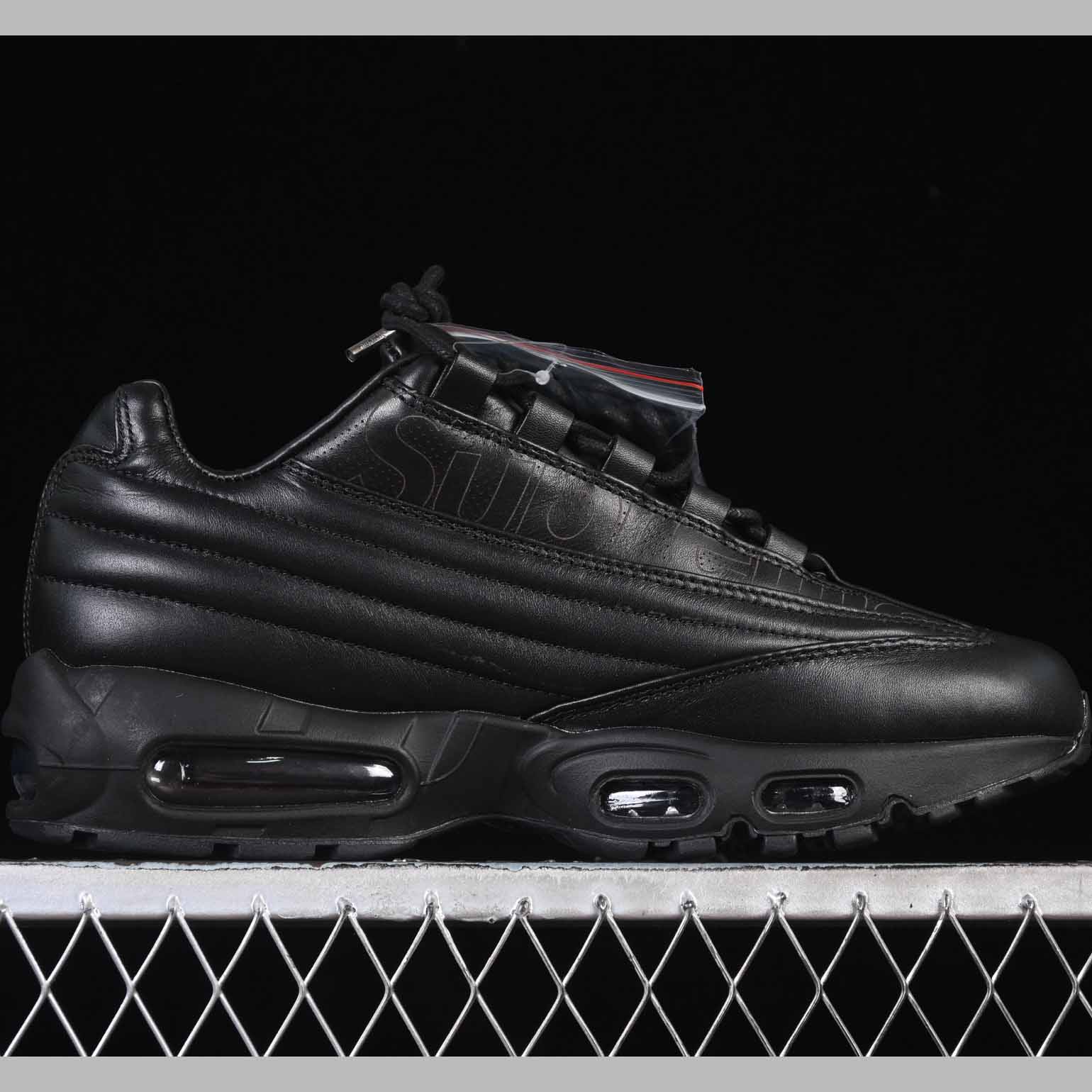 Supreme x Nike Air Max 95 Lux    CI0999-001 - DopestKickz