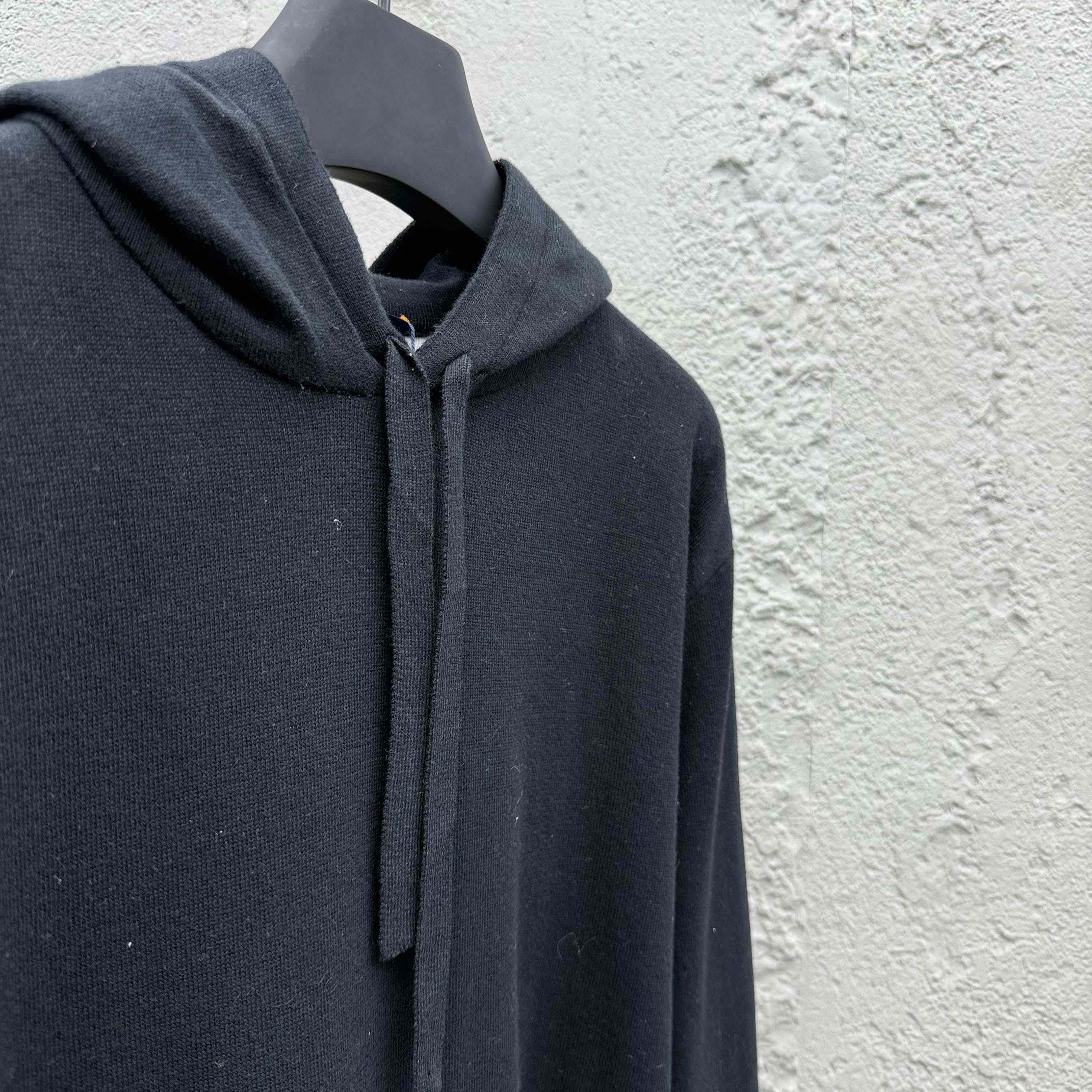 Louis Vuitton Gradient Cotton Hoodie   1AFAQE - DopestKickz