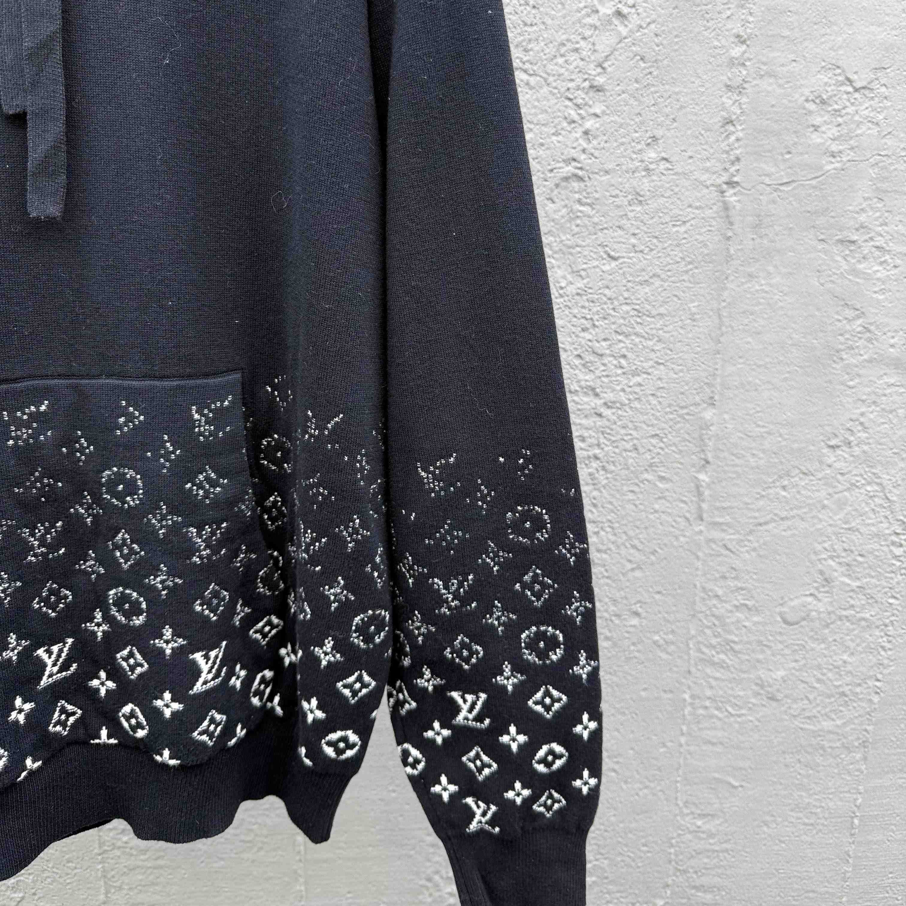 Louis Vuitton Gradient Cotton Hoodie   1AFAQE - DopestKickz